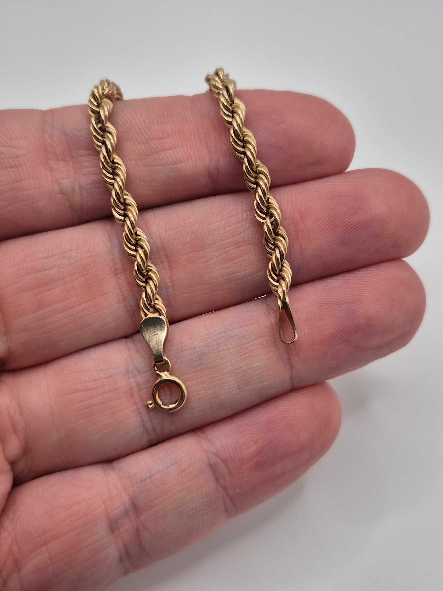 9ct gold rope bracelet (1)