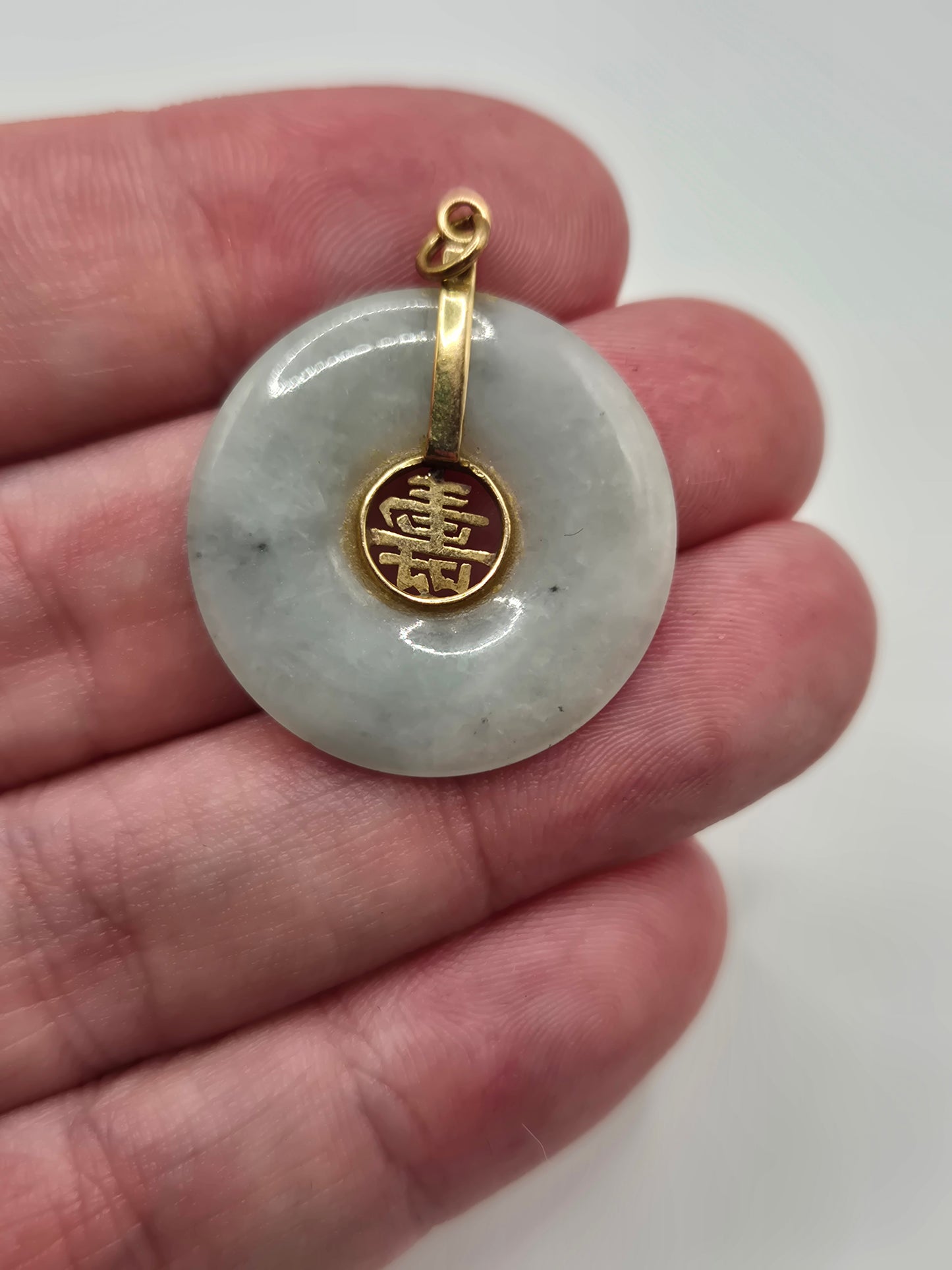 9ct gold jade pendant