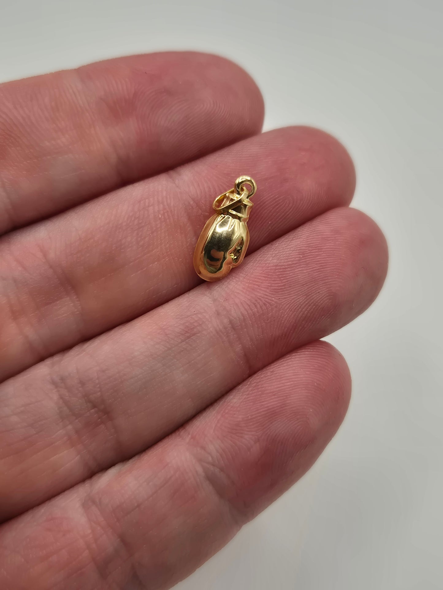 9ct gold boxing glove charm