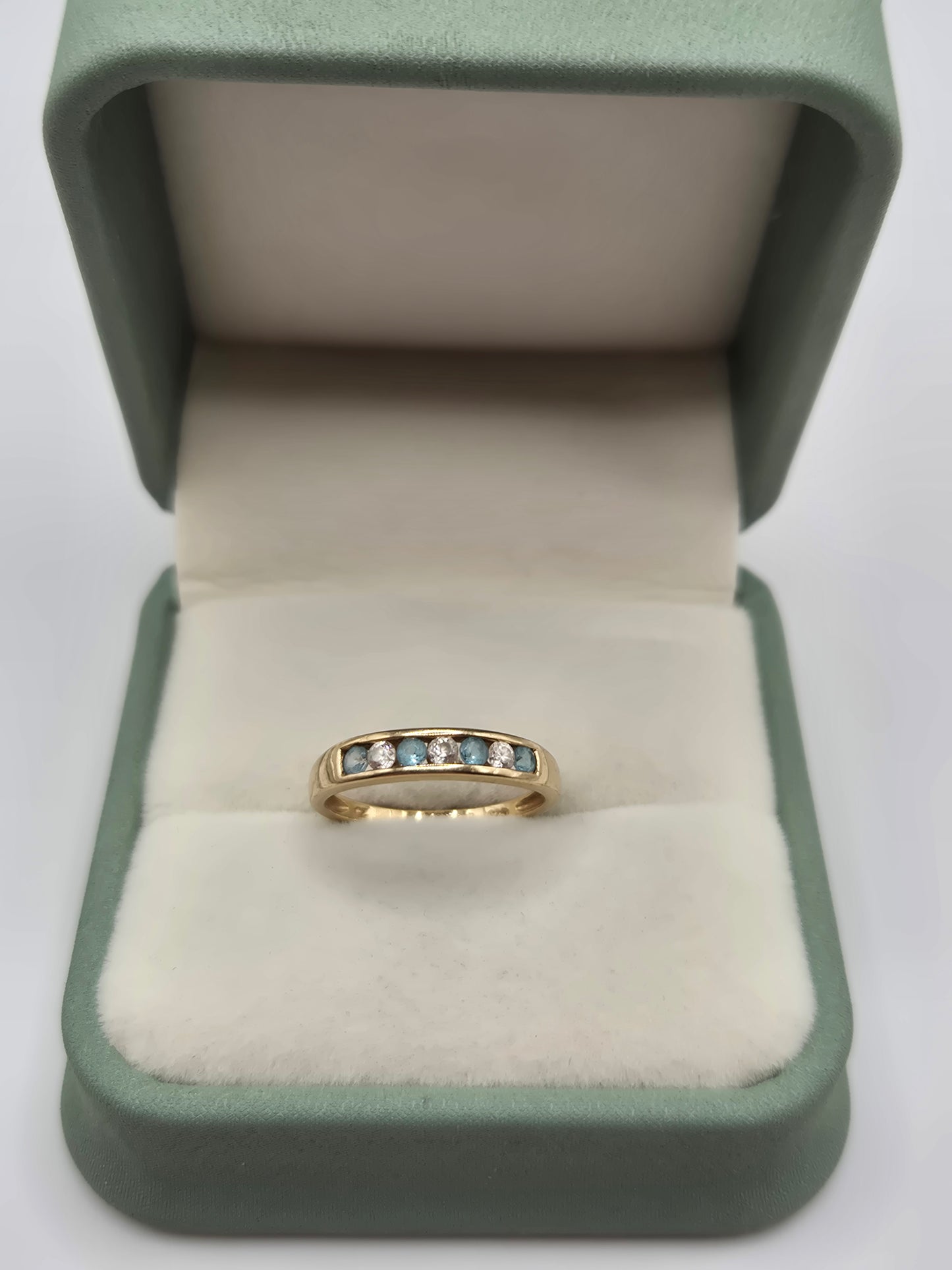 9ct gold topaz ring
