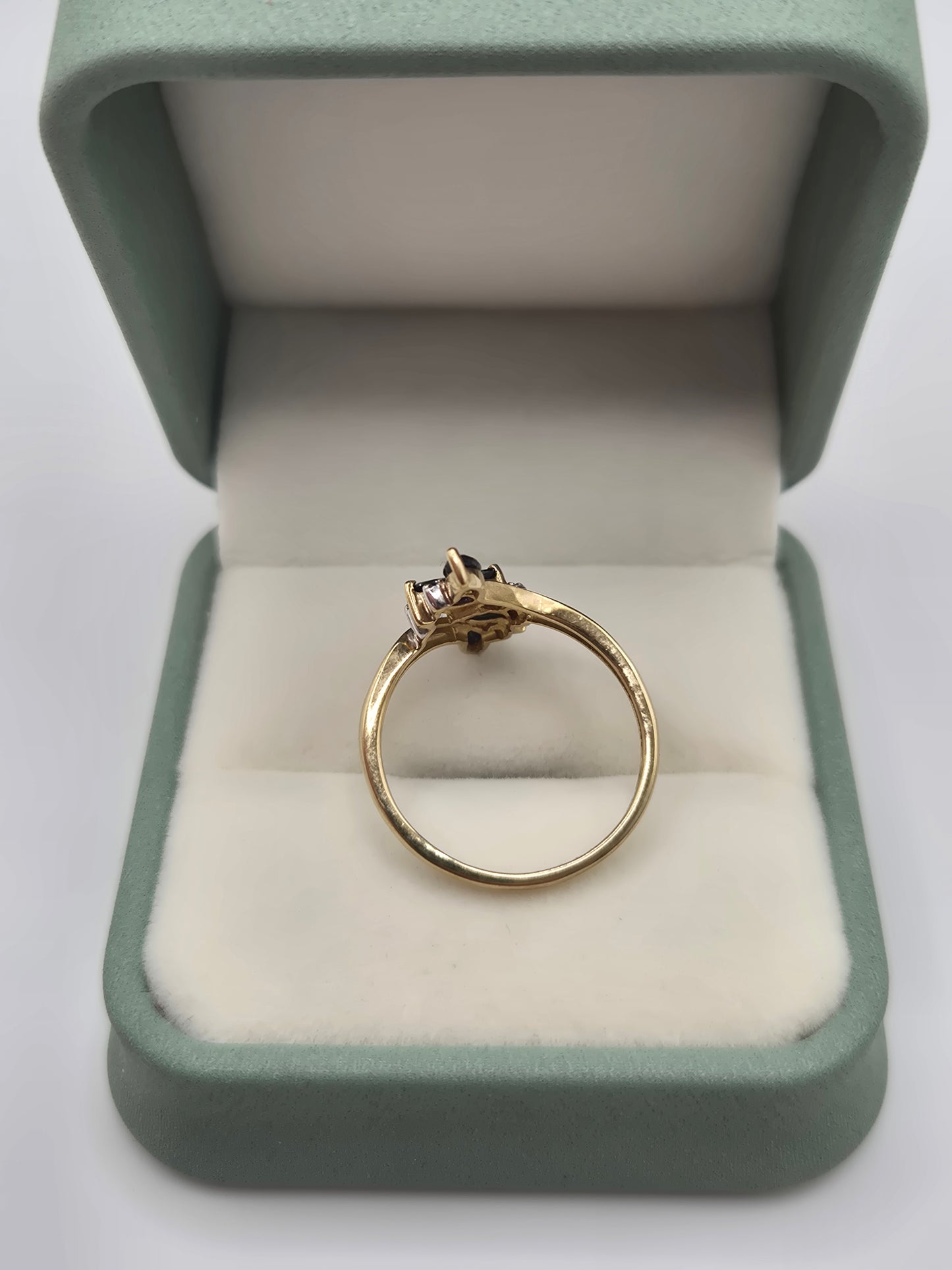 9ct gold sapphire and diamond ring