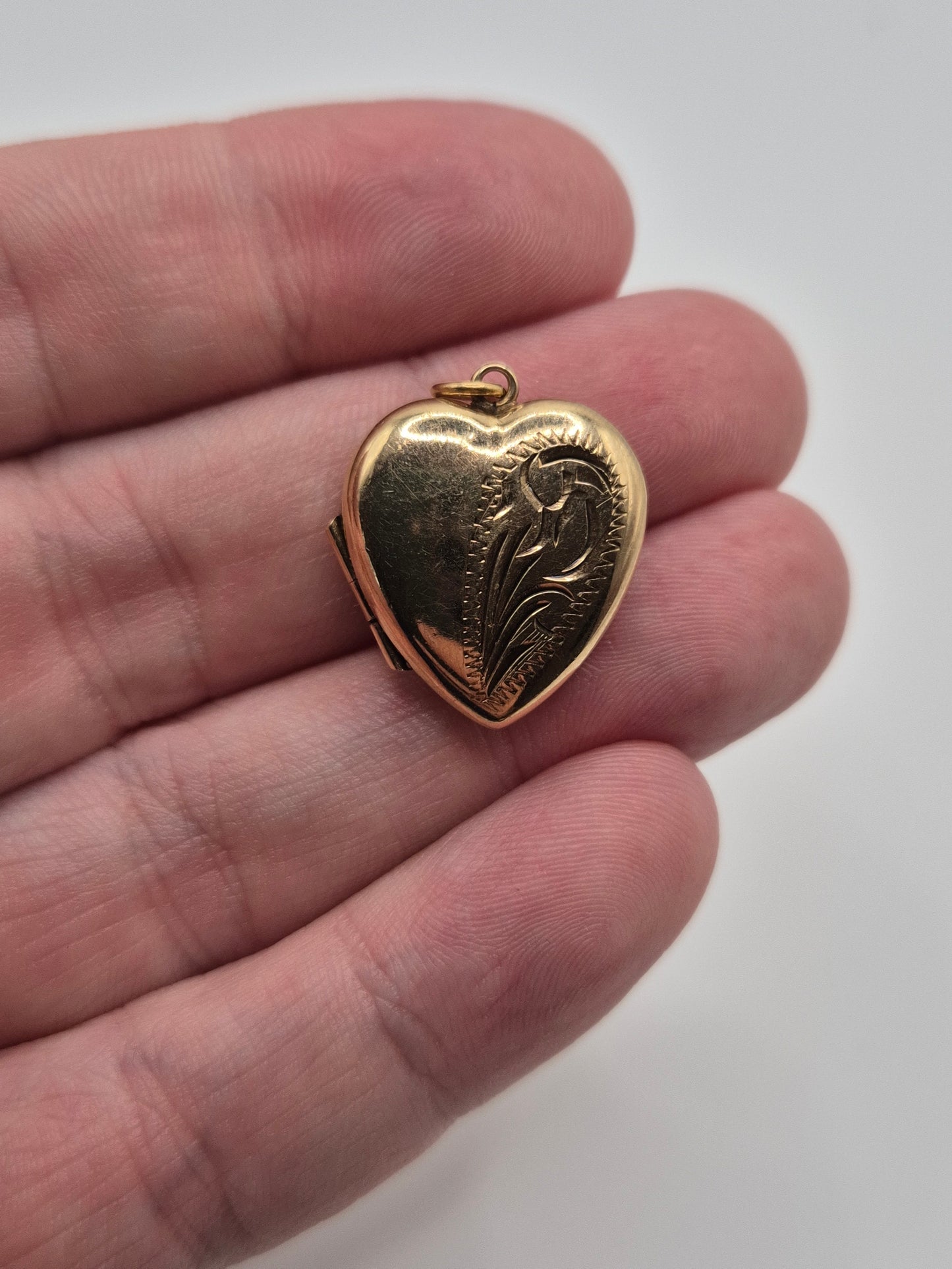 9ct gold locket