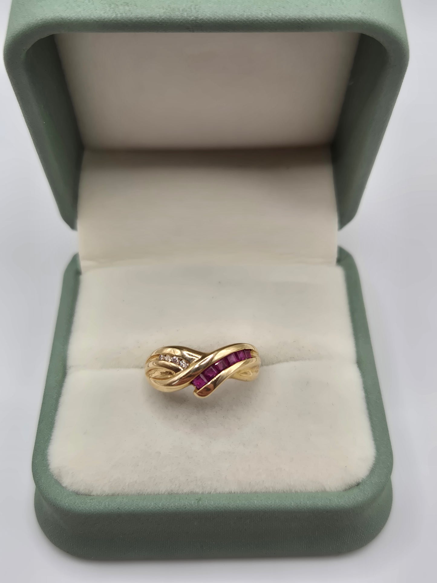 14ct gold ruby and diamond ring