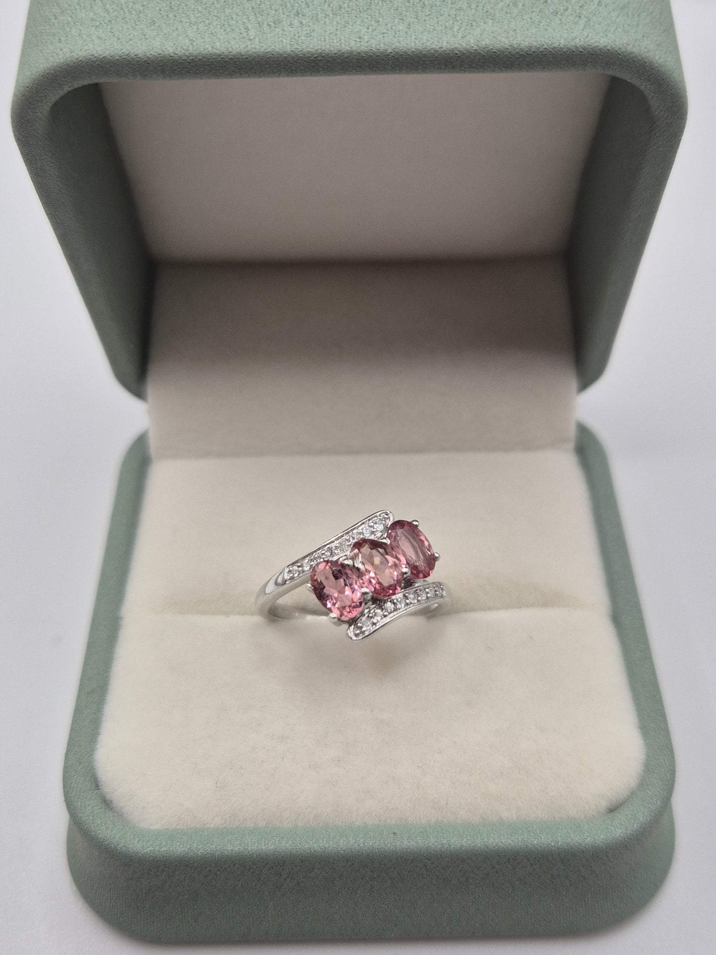 9ct white gold pink topaz and diamond ring