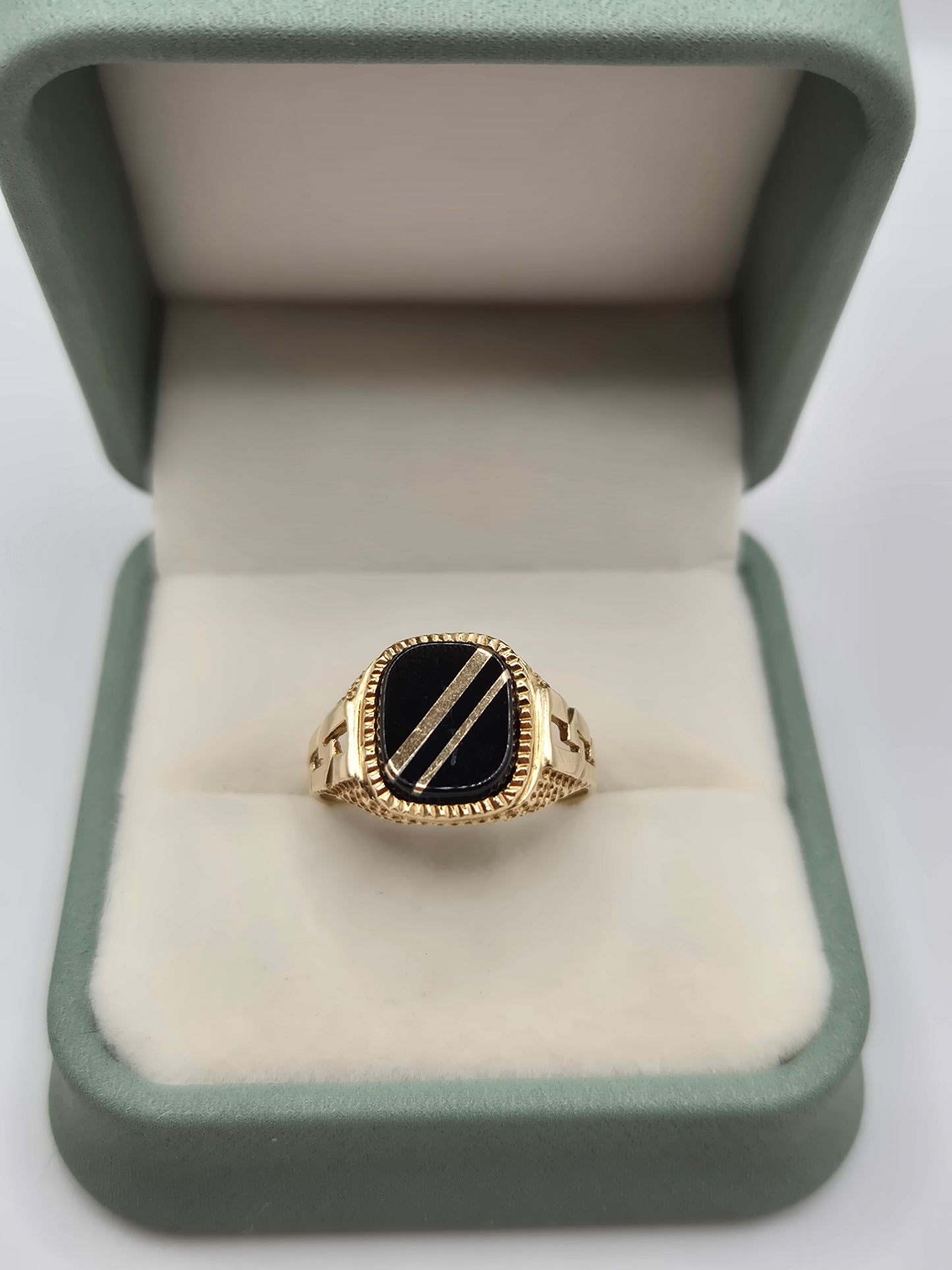 9ct gold onyx signet ring