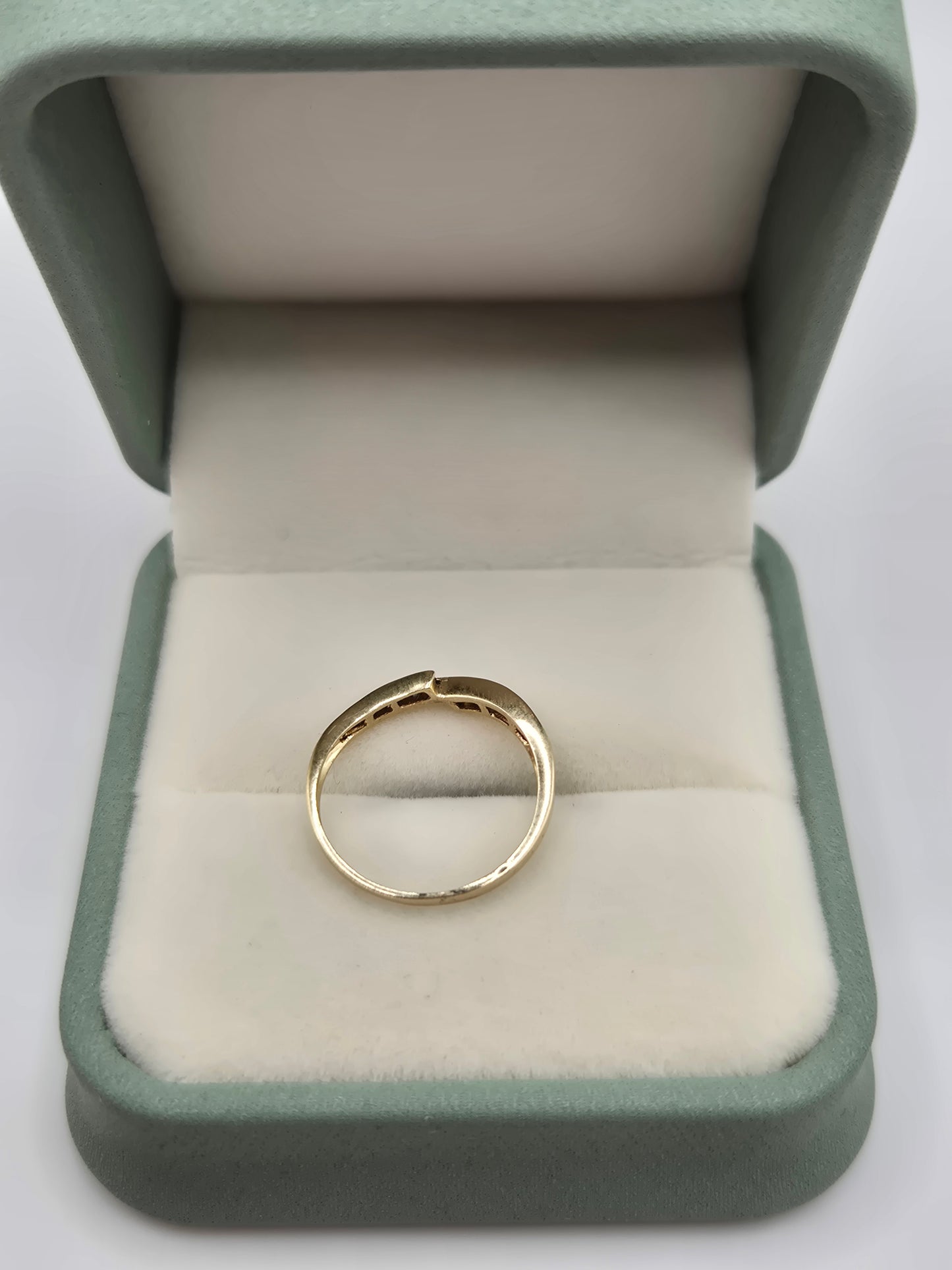 9ct gold sapphire ring