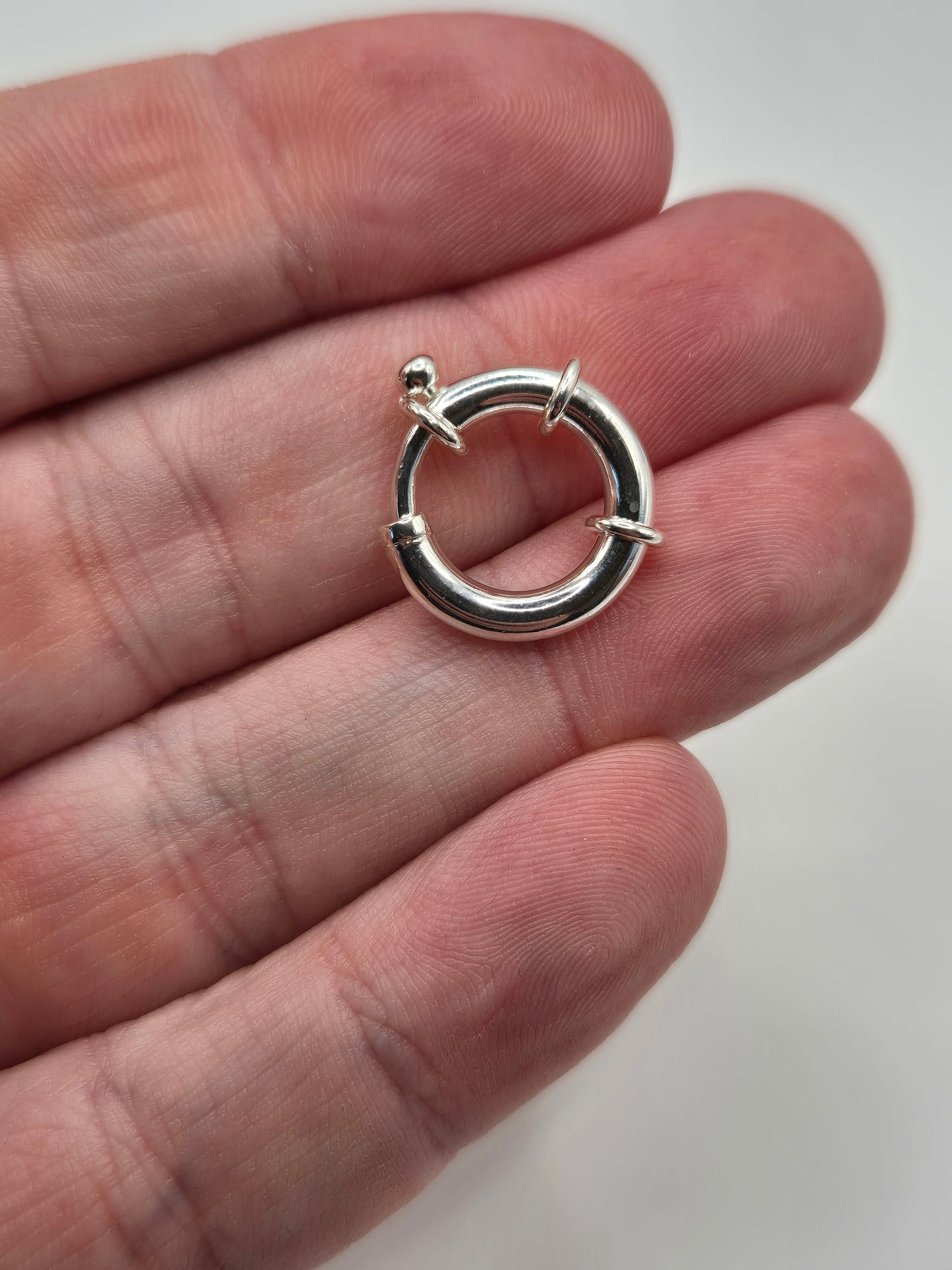 Silver bolt clasp (D)