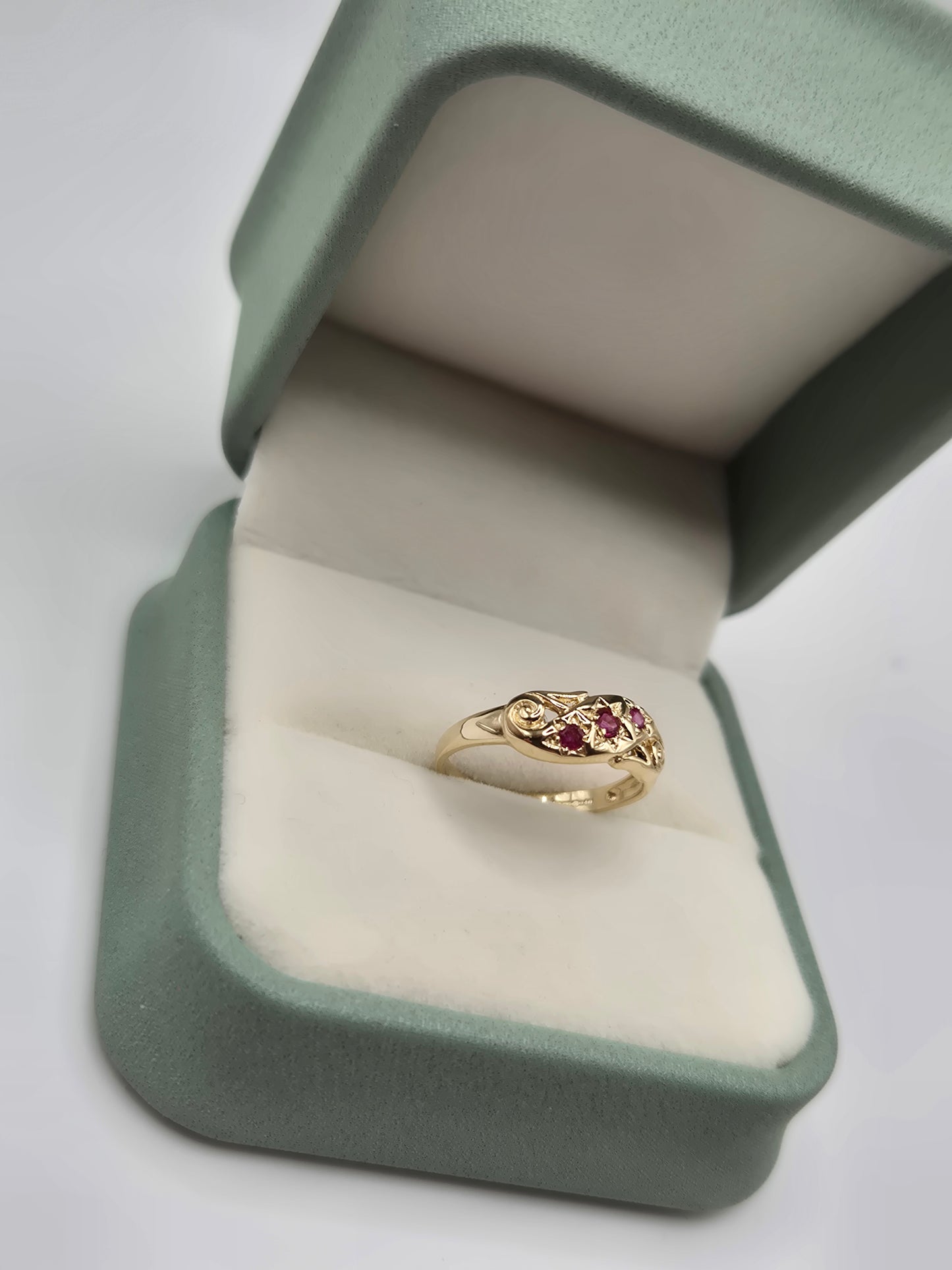 9ct gold ruby gypsy ring