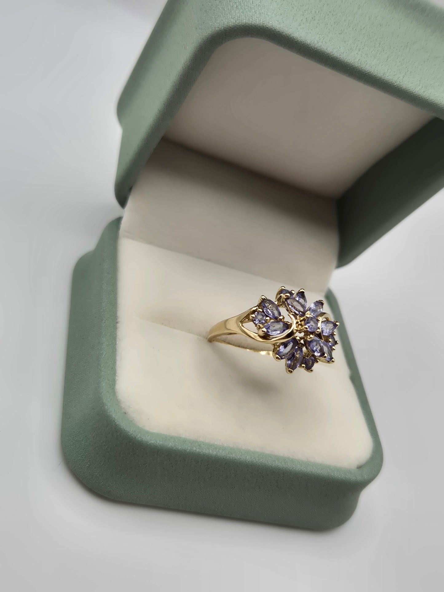 9ct gold tanzanite cluster ring