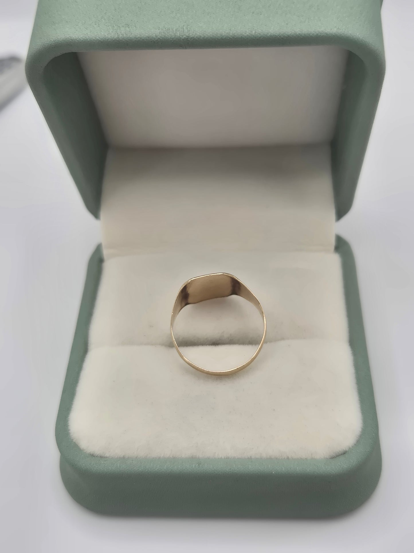9ct gold signet ring