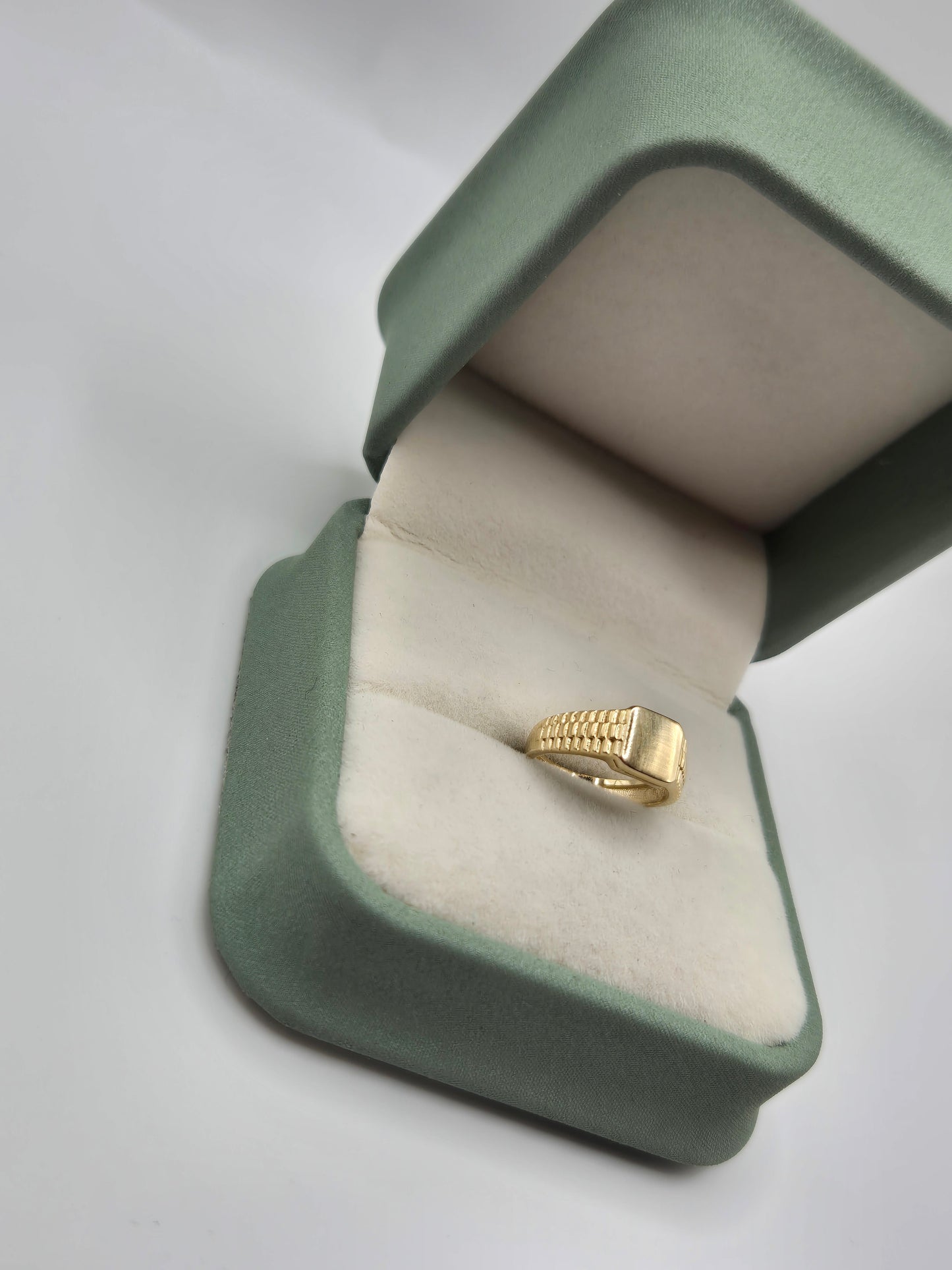 9ct gold rolex style ring