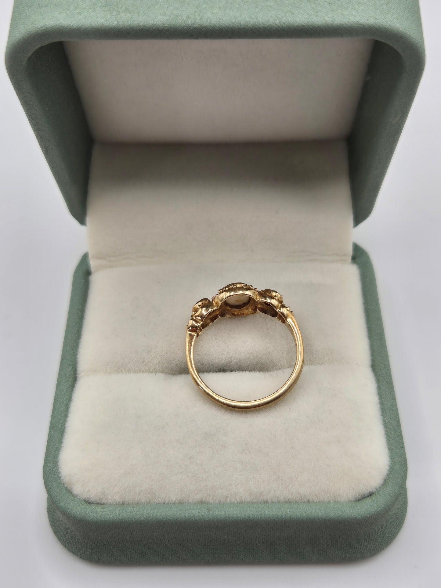 Antique 9ct gold opal and garnet ring