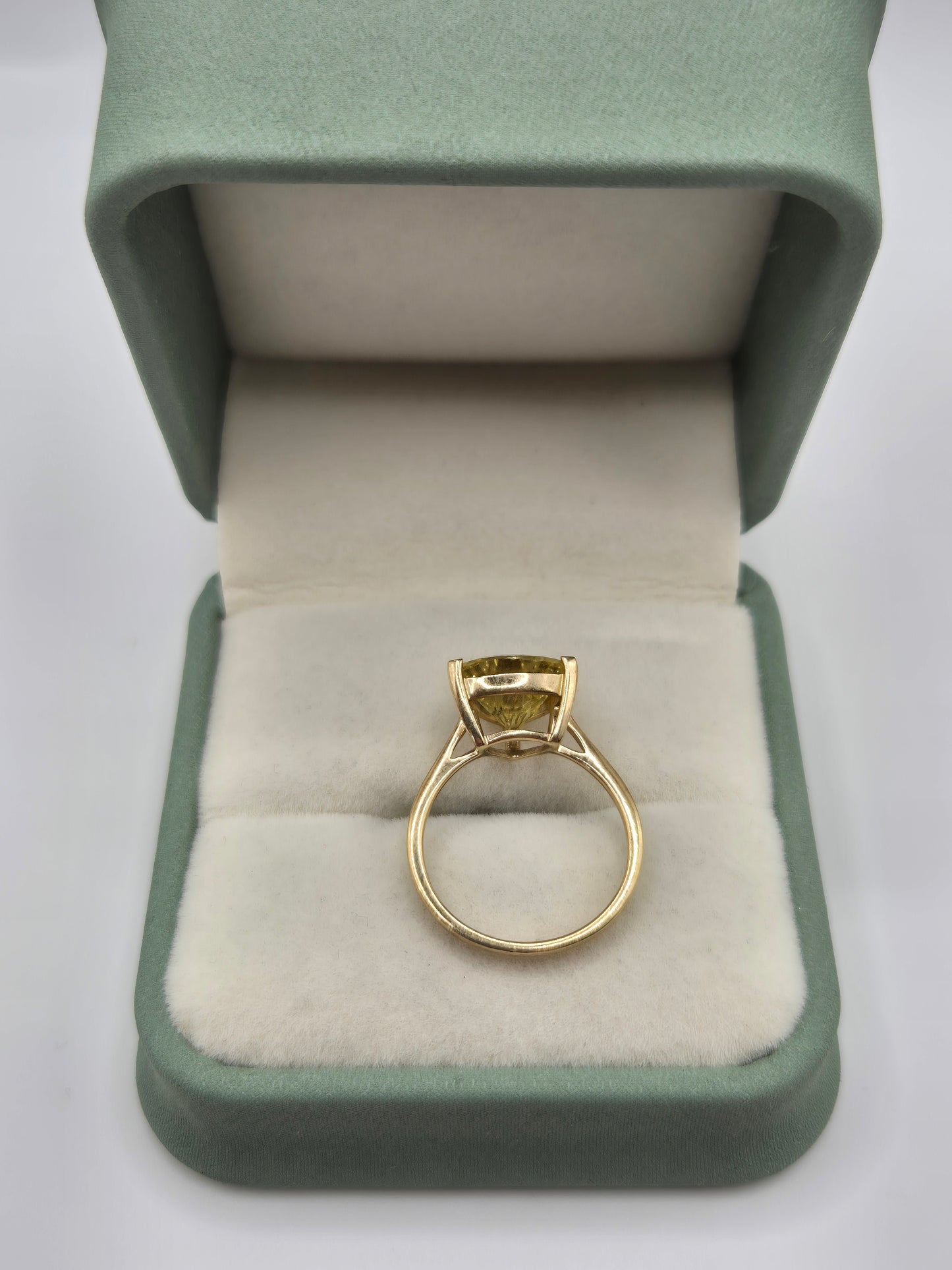9ct gold lemon quartz ring