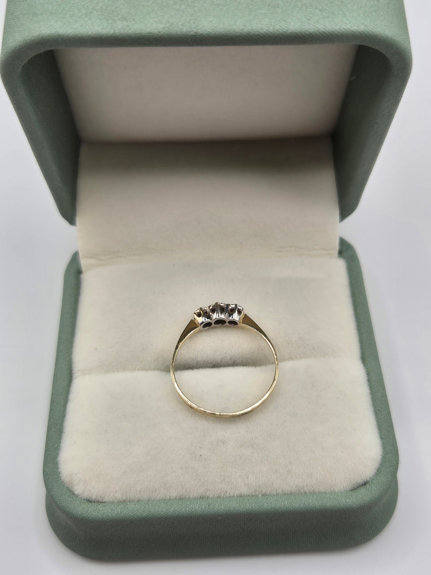 9ct gold diamond ring