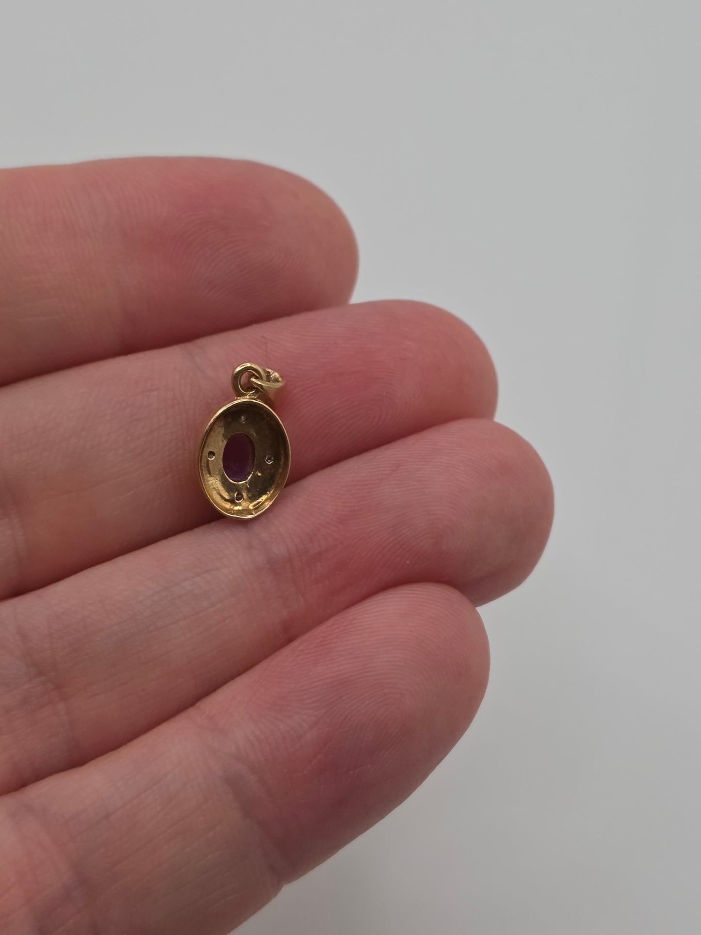 9ct gold amethyst and diamond pendant