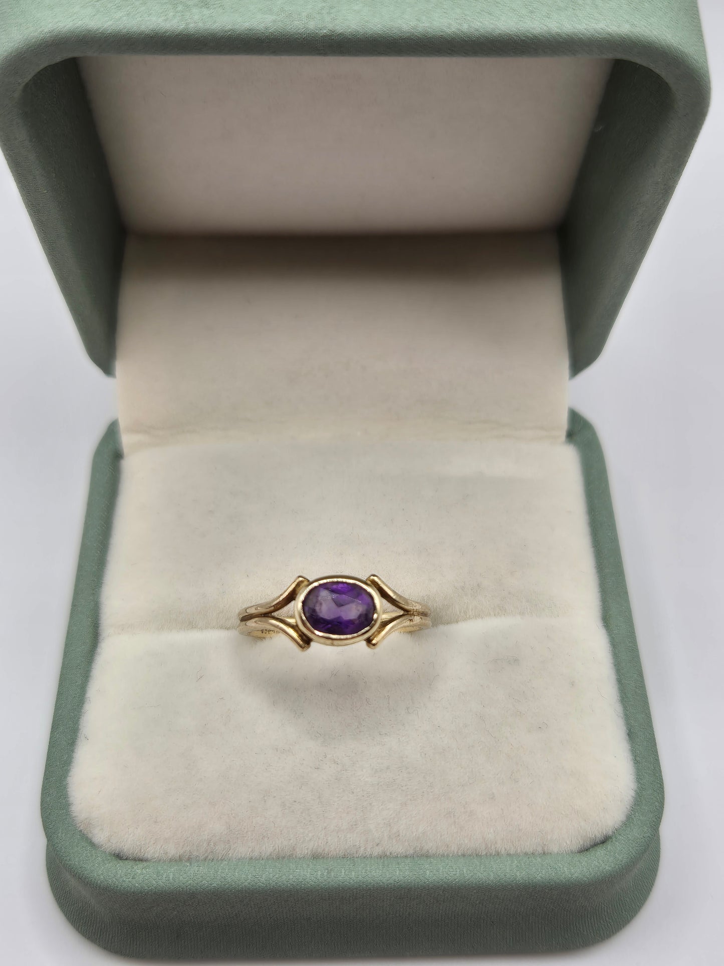 9ct gold amethyst ring