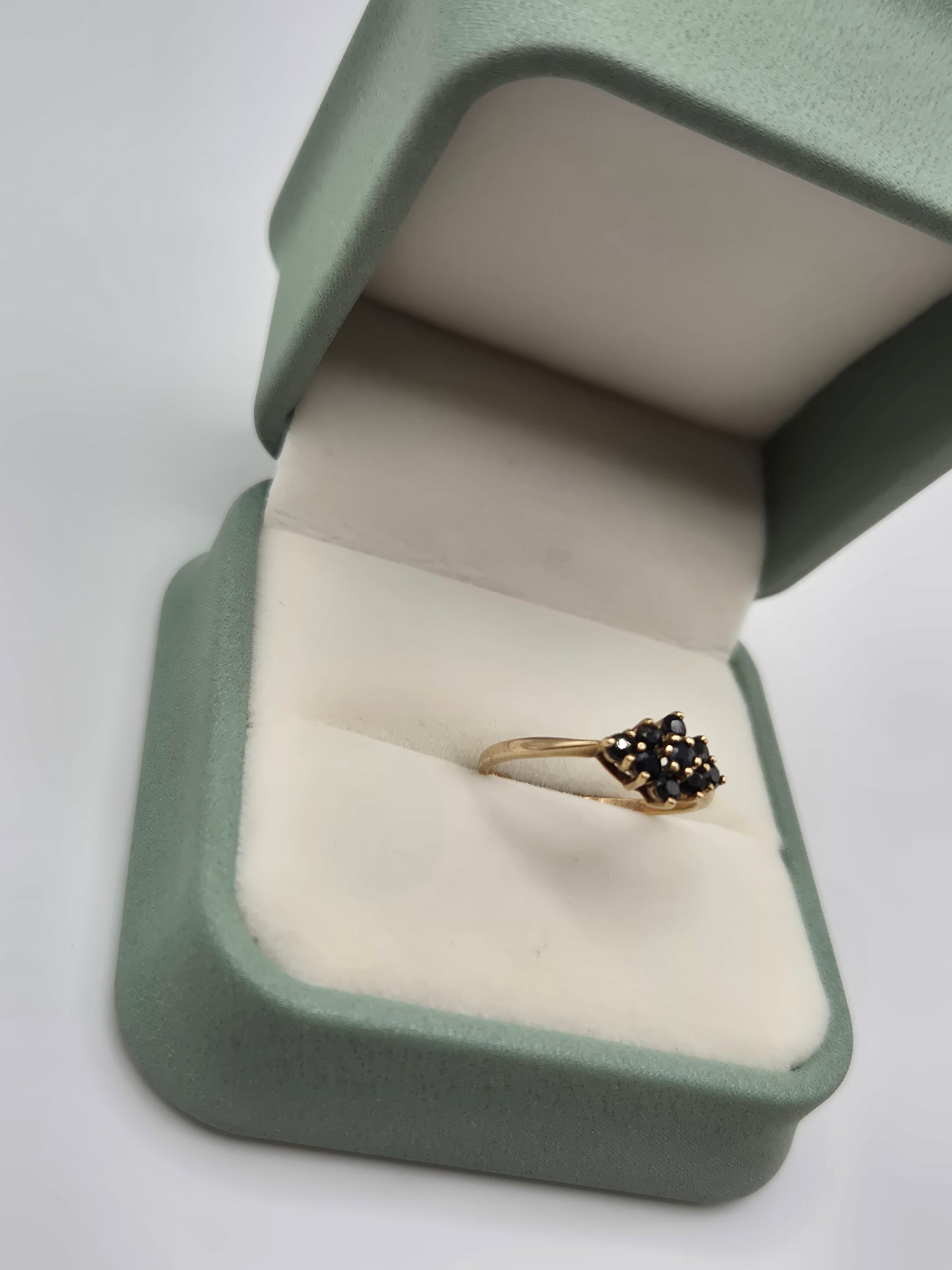 9ct gold sapphire ring