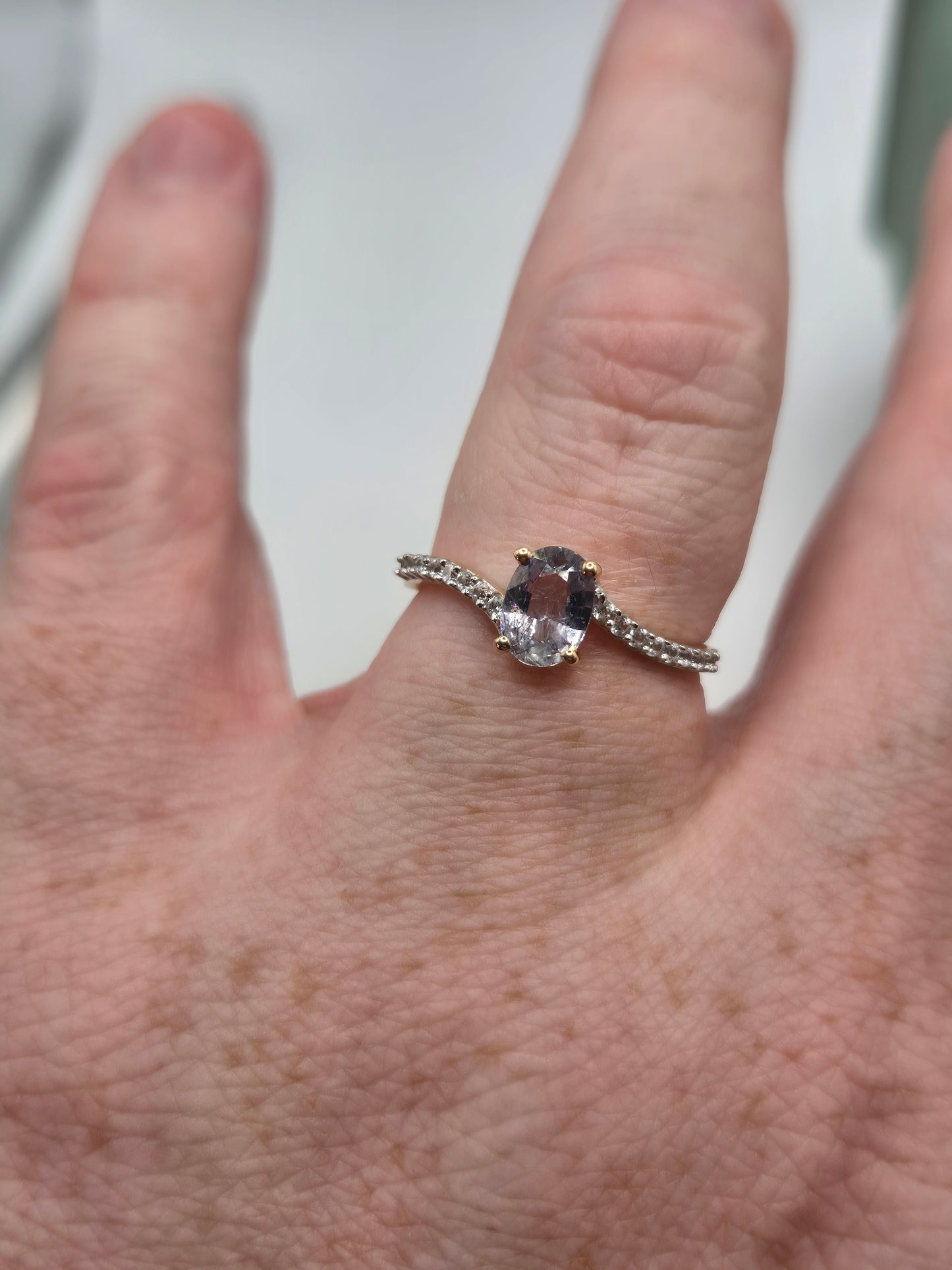 9ct gold iolite and cz ring