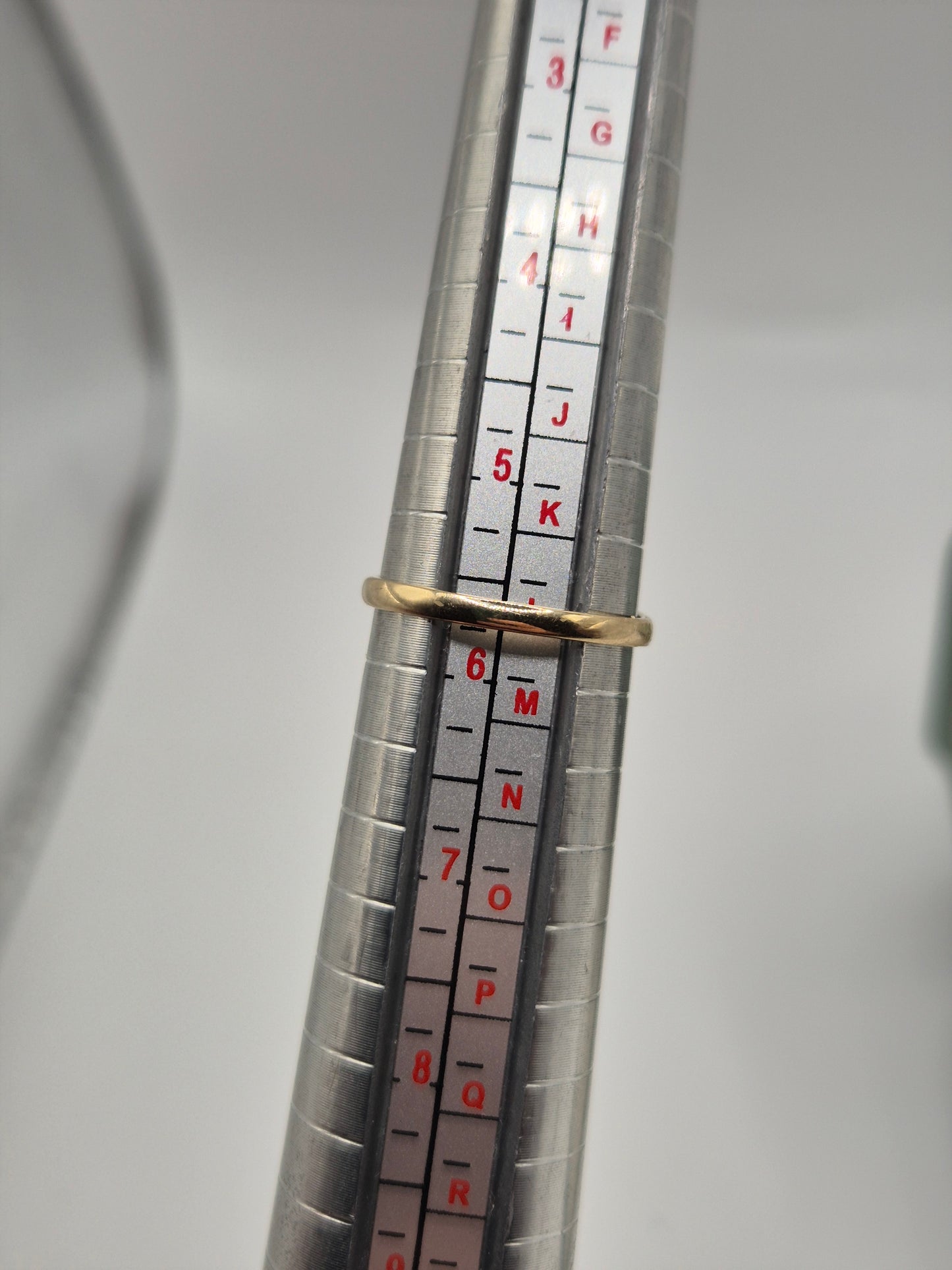 9ct gold emerald and diamond ring