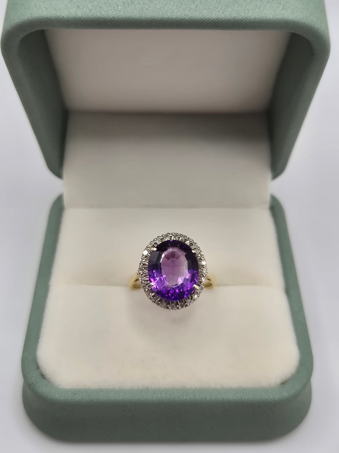 18ct gold amethyst and diamond ring