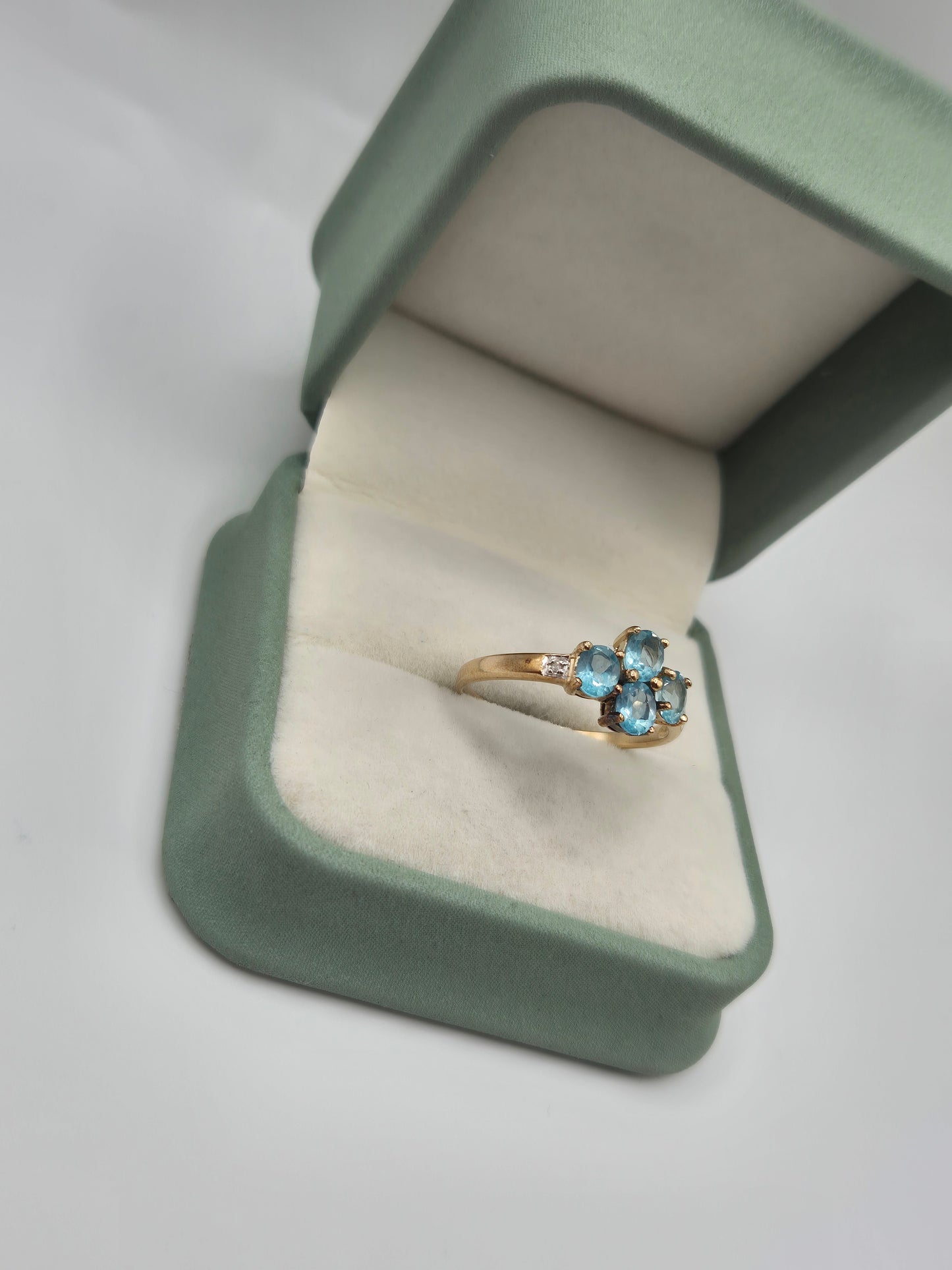 9ct gold topaz and diamond ring