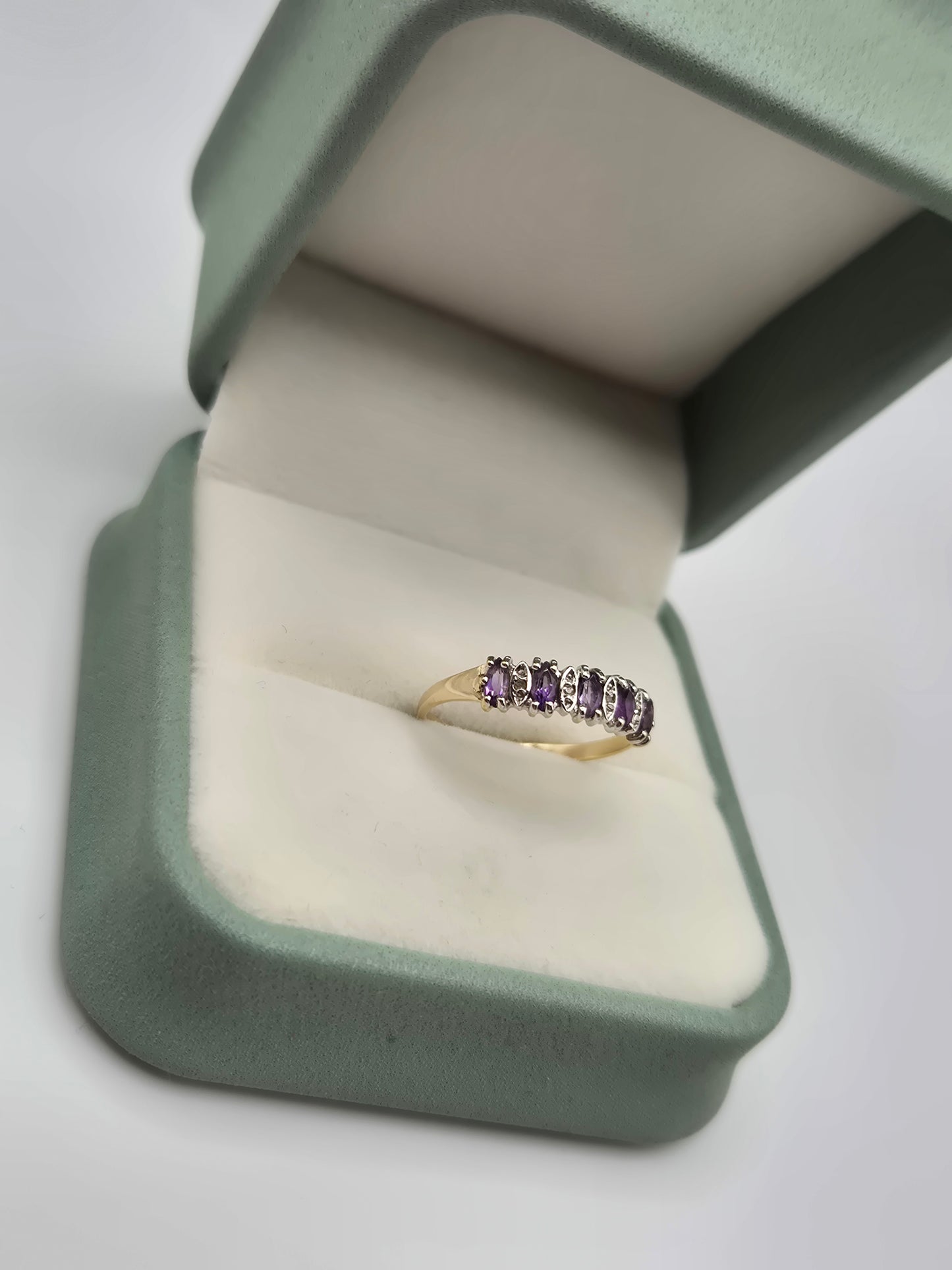 9ct gold amethyst and diamond ring