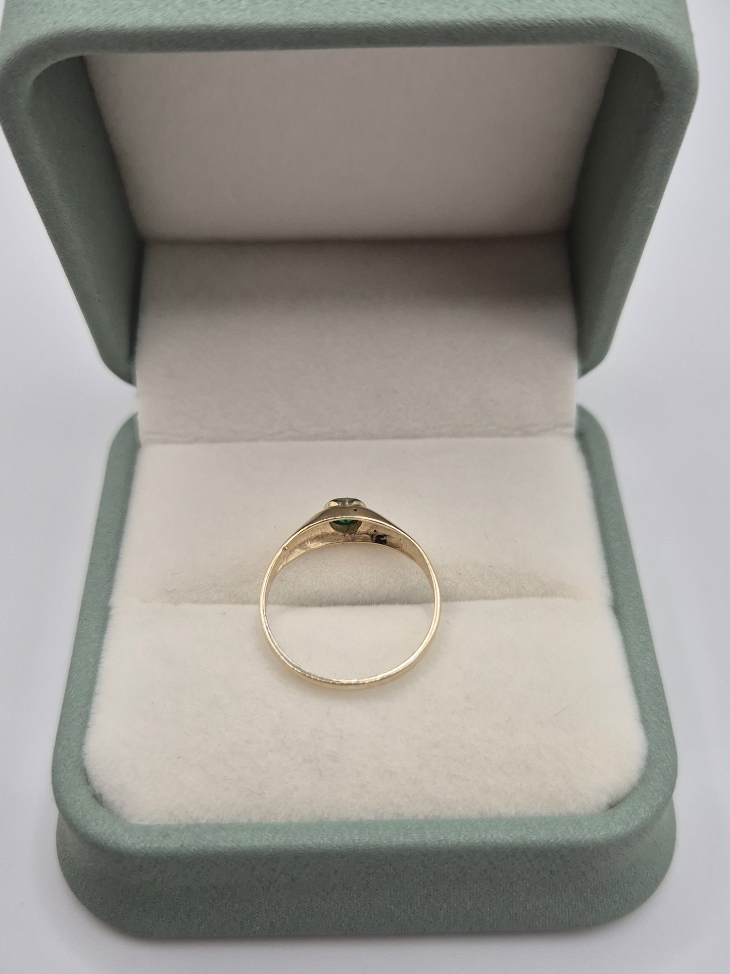 9ct gold emerald gypsy ring
