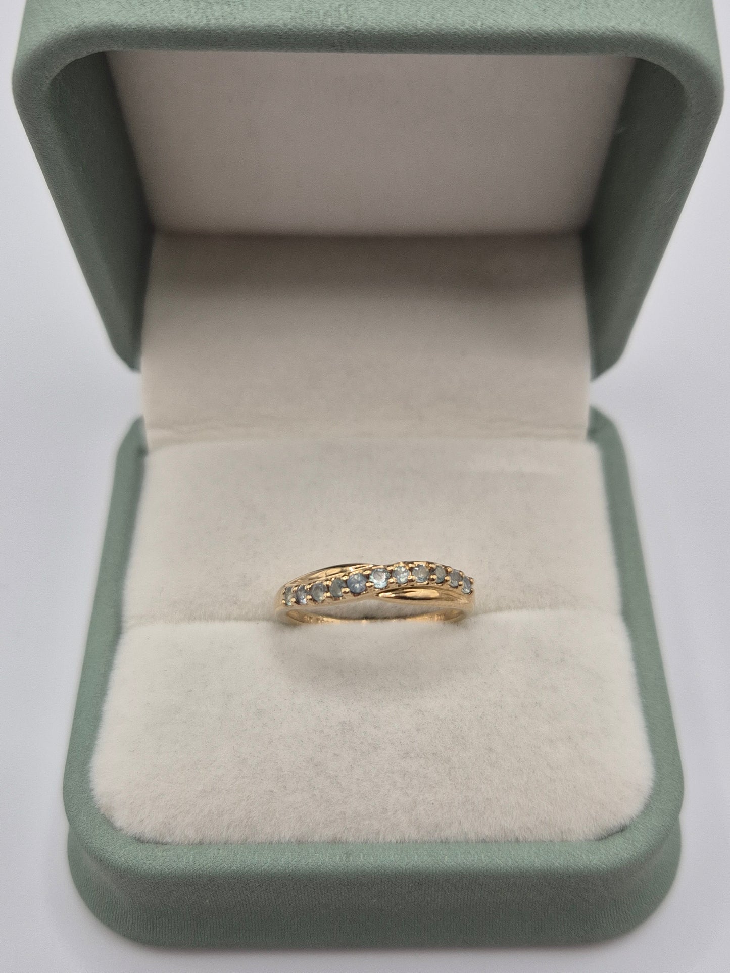 9ct gold emerald ring