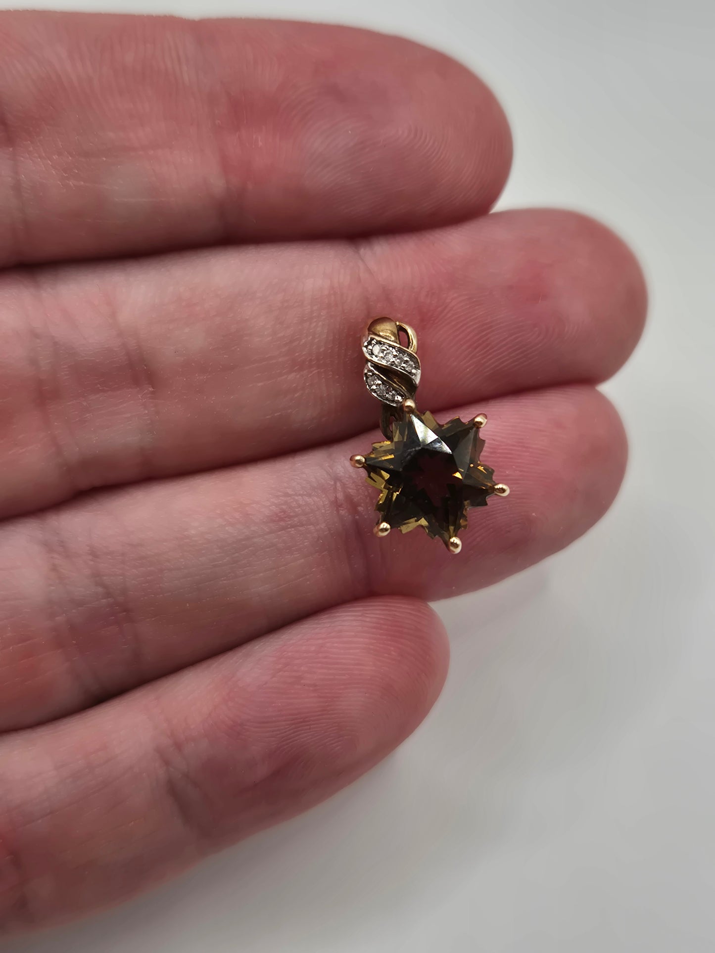 9ct gold quartz and diamond pendant
