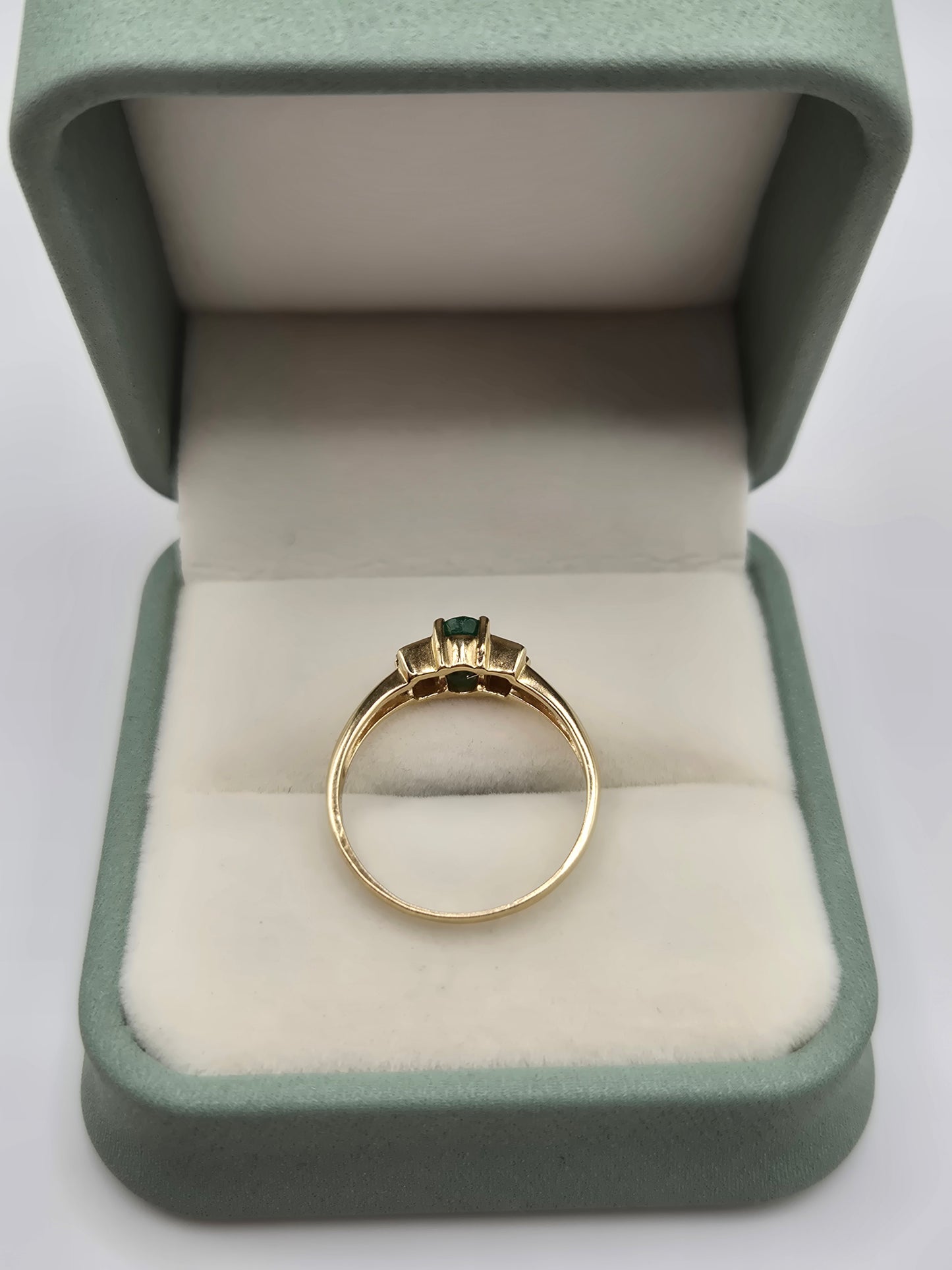 9ct gold emerald and diamond ring