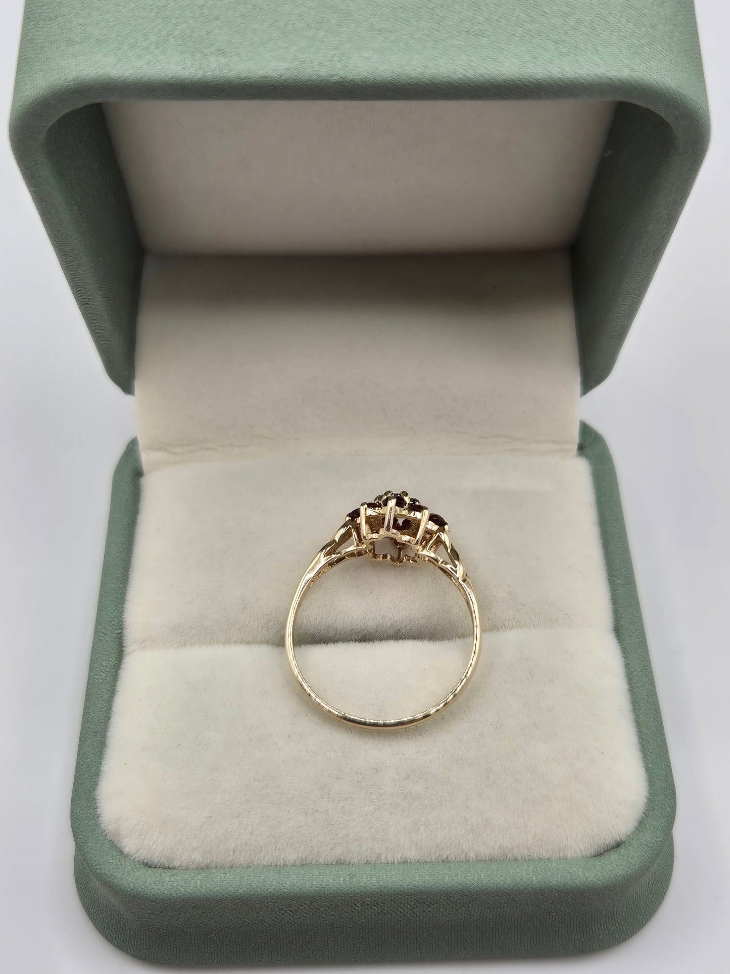 9ct gold garnet cluster ring