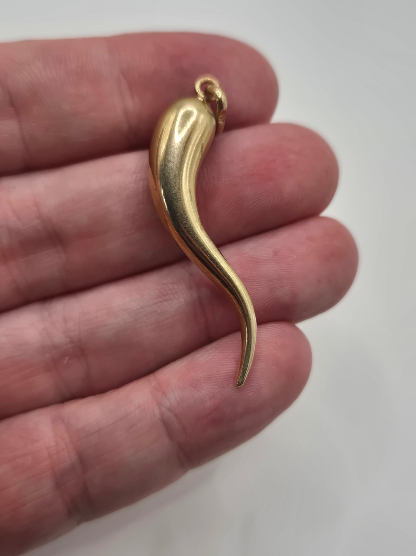 9ct gold horn of plenty pendant