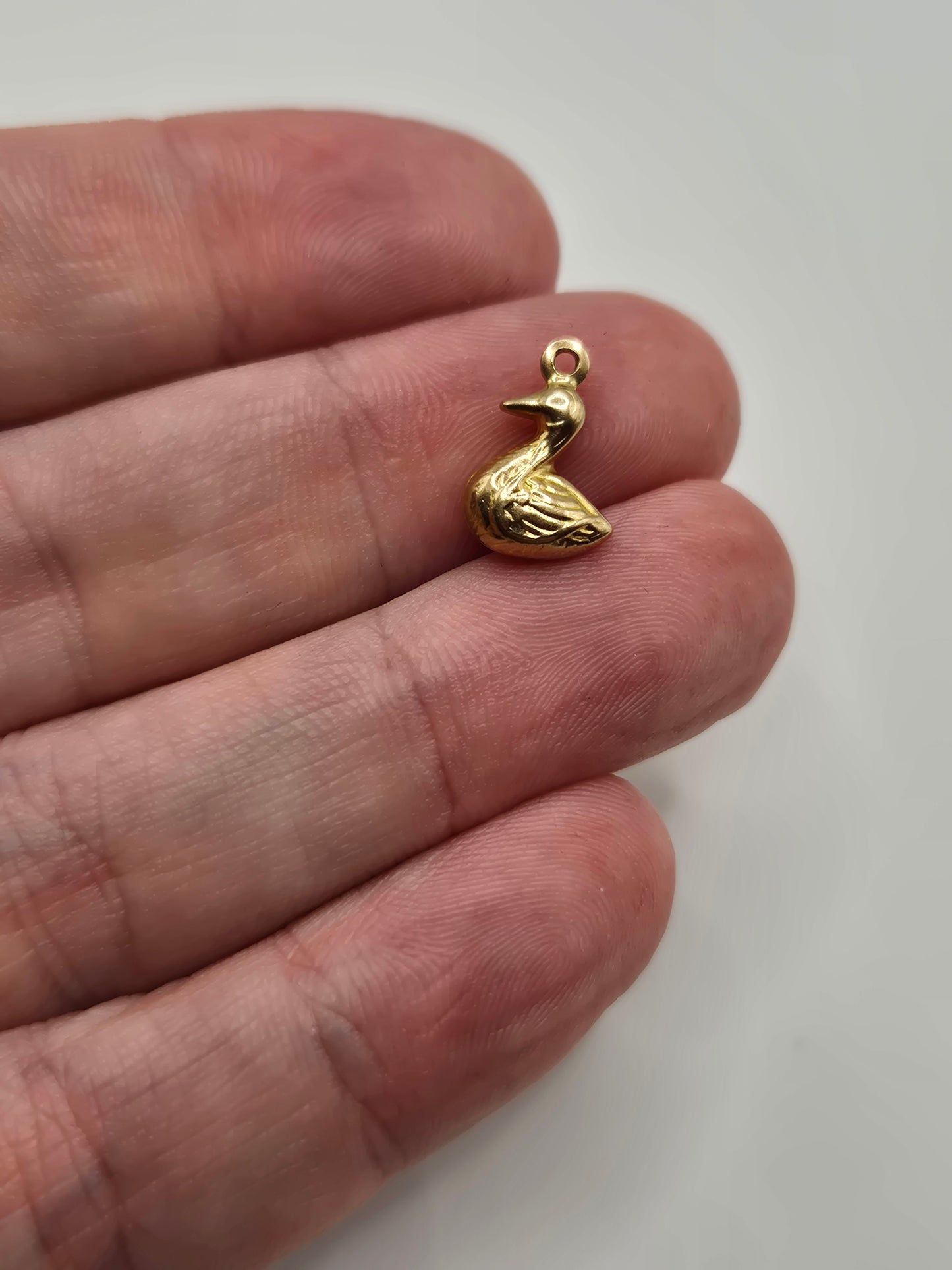 9ct gold swan charm