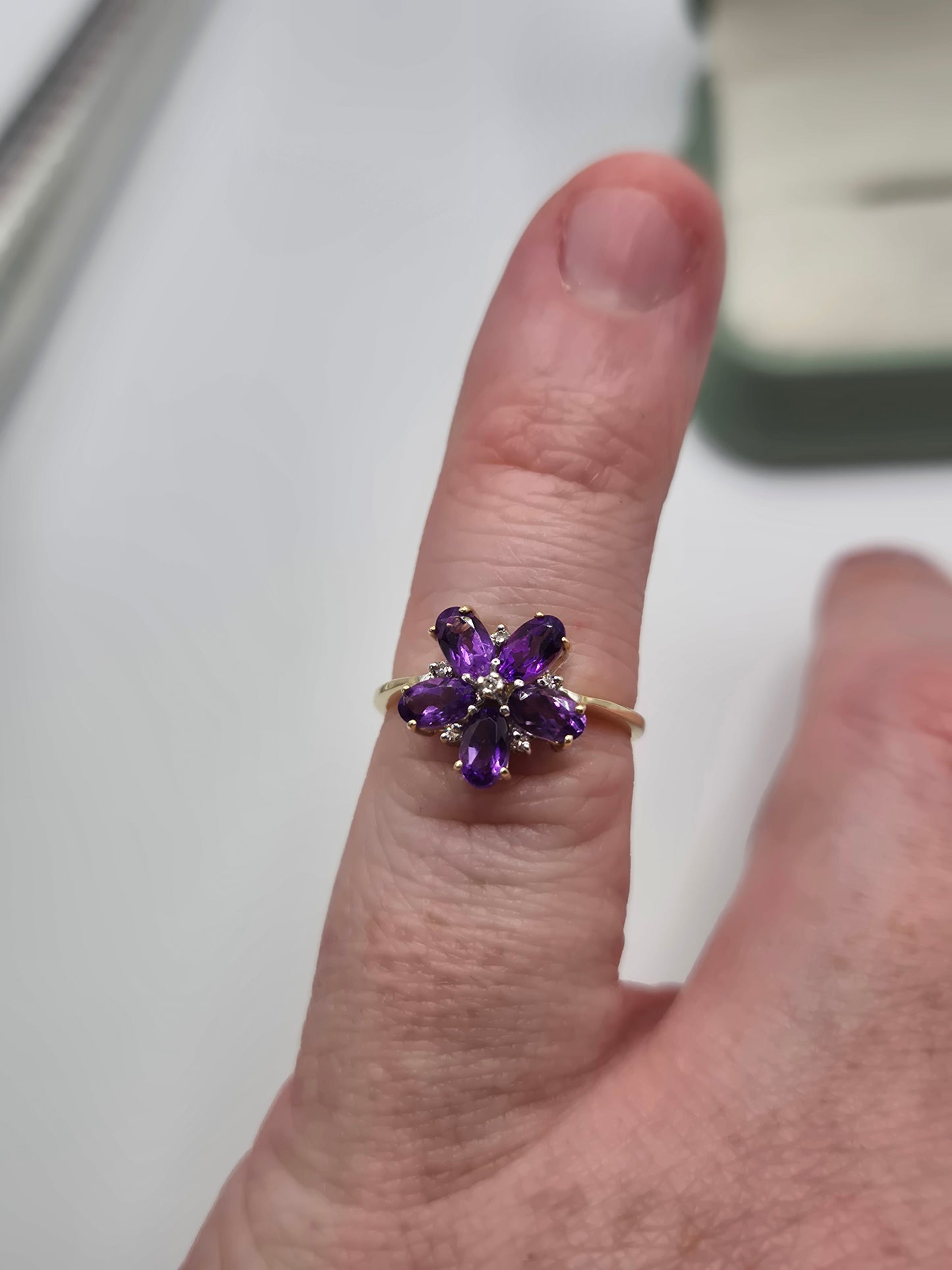 9ct gold amethyst and diamond ring