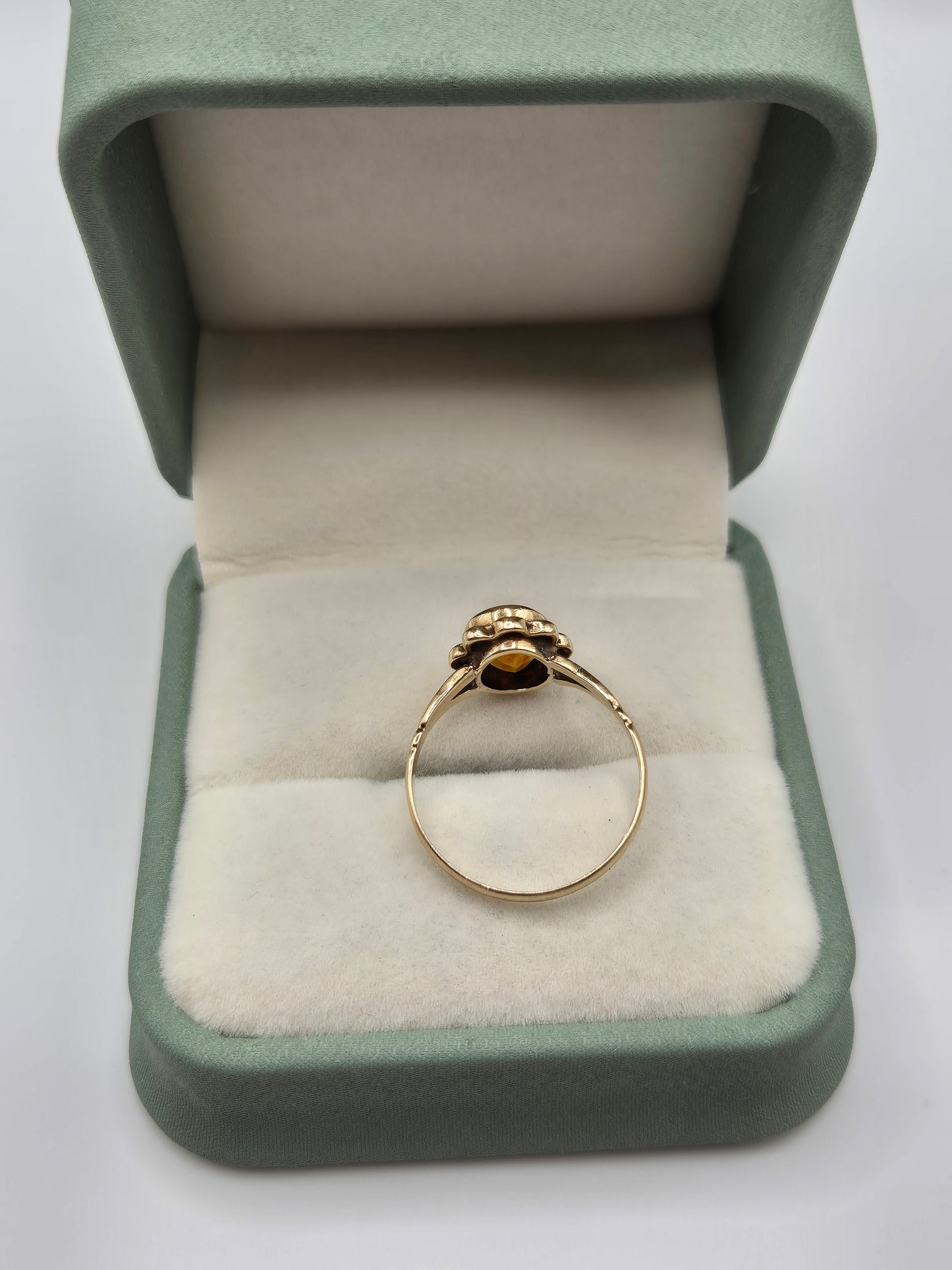 9ct gold citrine ring