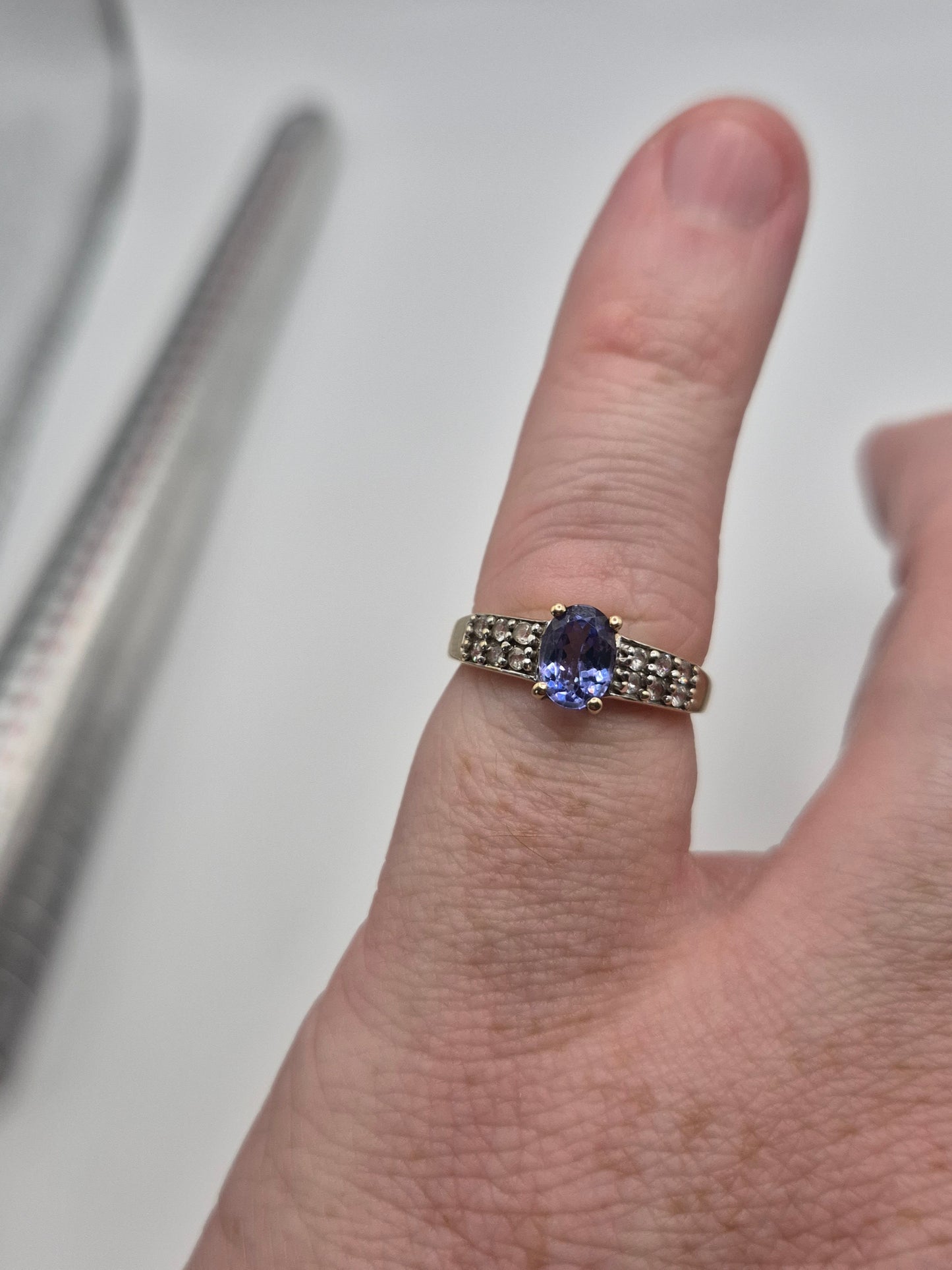 9ct gold tanzanite and cz ring