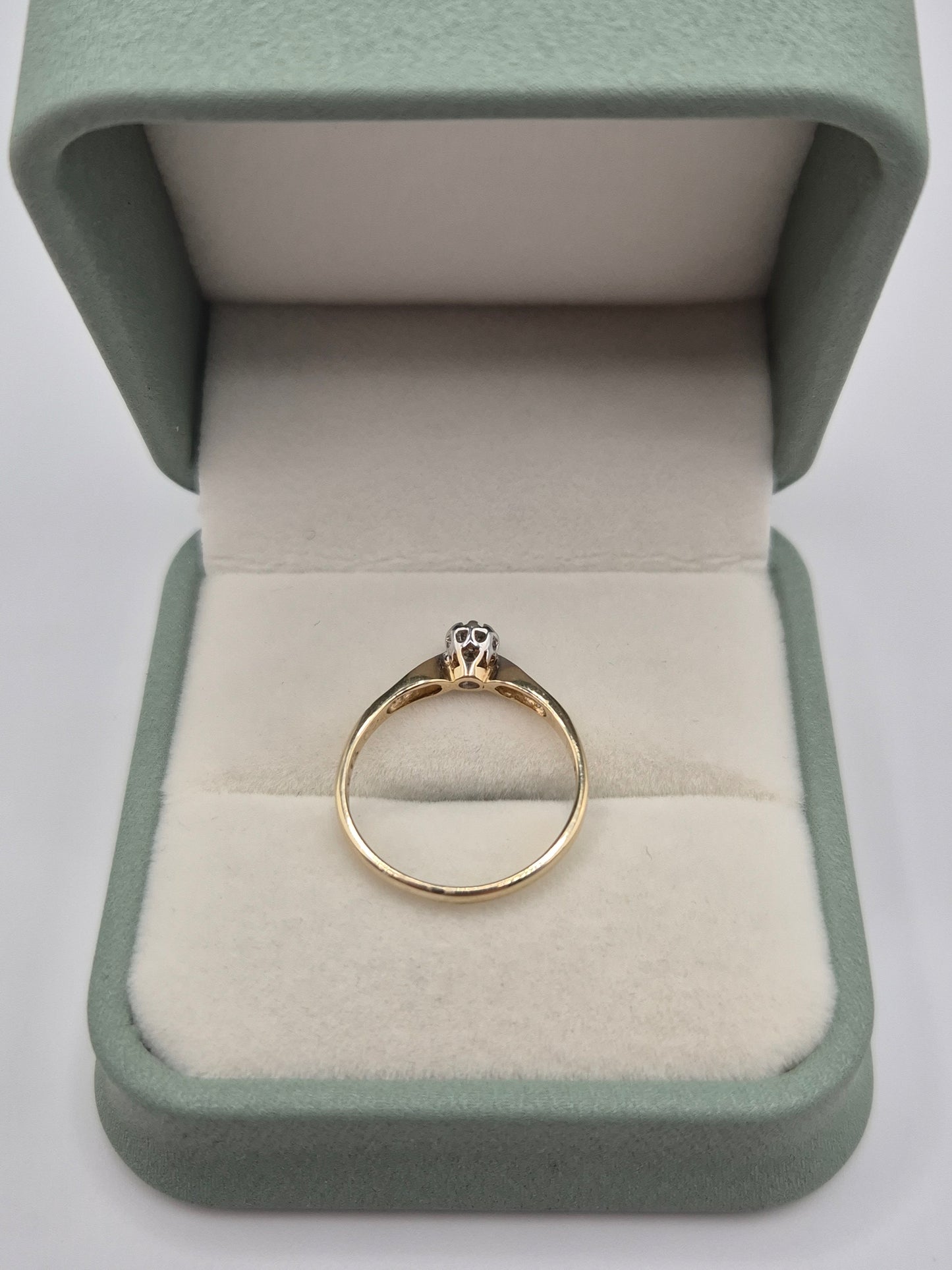 9ct gold diamond ring