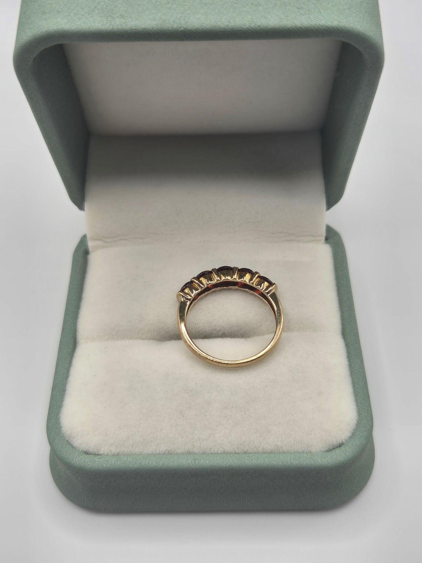 9ct gold spinel ring
