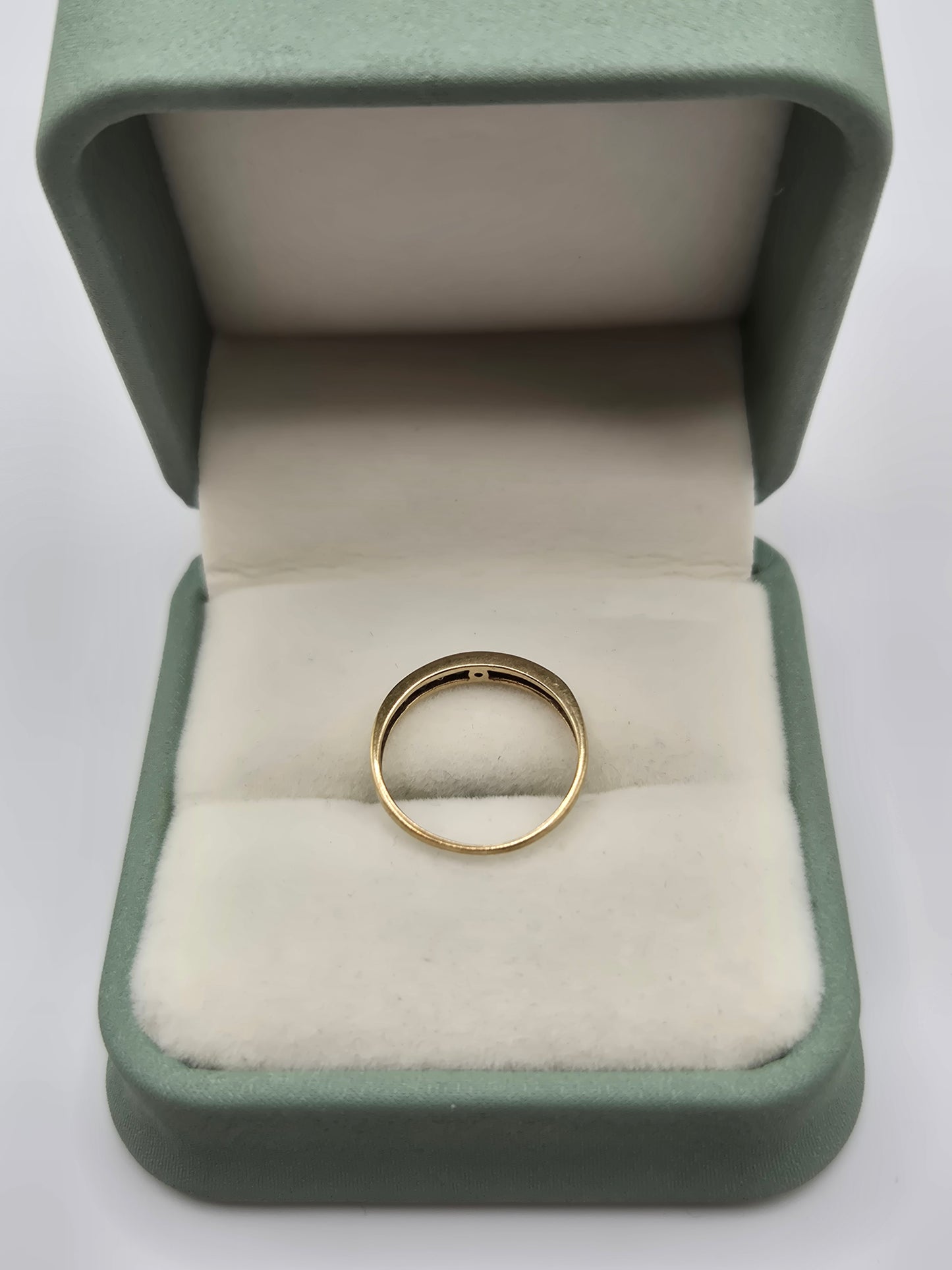 9ct gold sapphire and cz ring