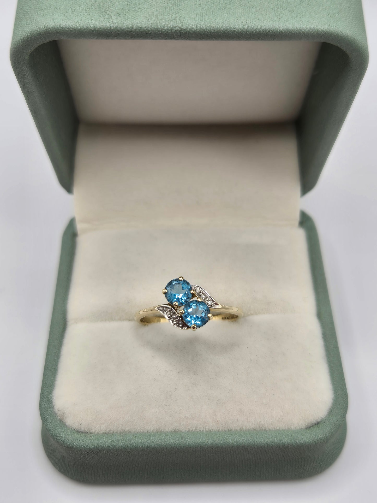 9ct gold topaz and diamond ring