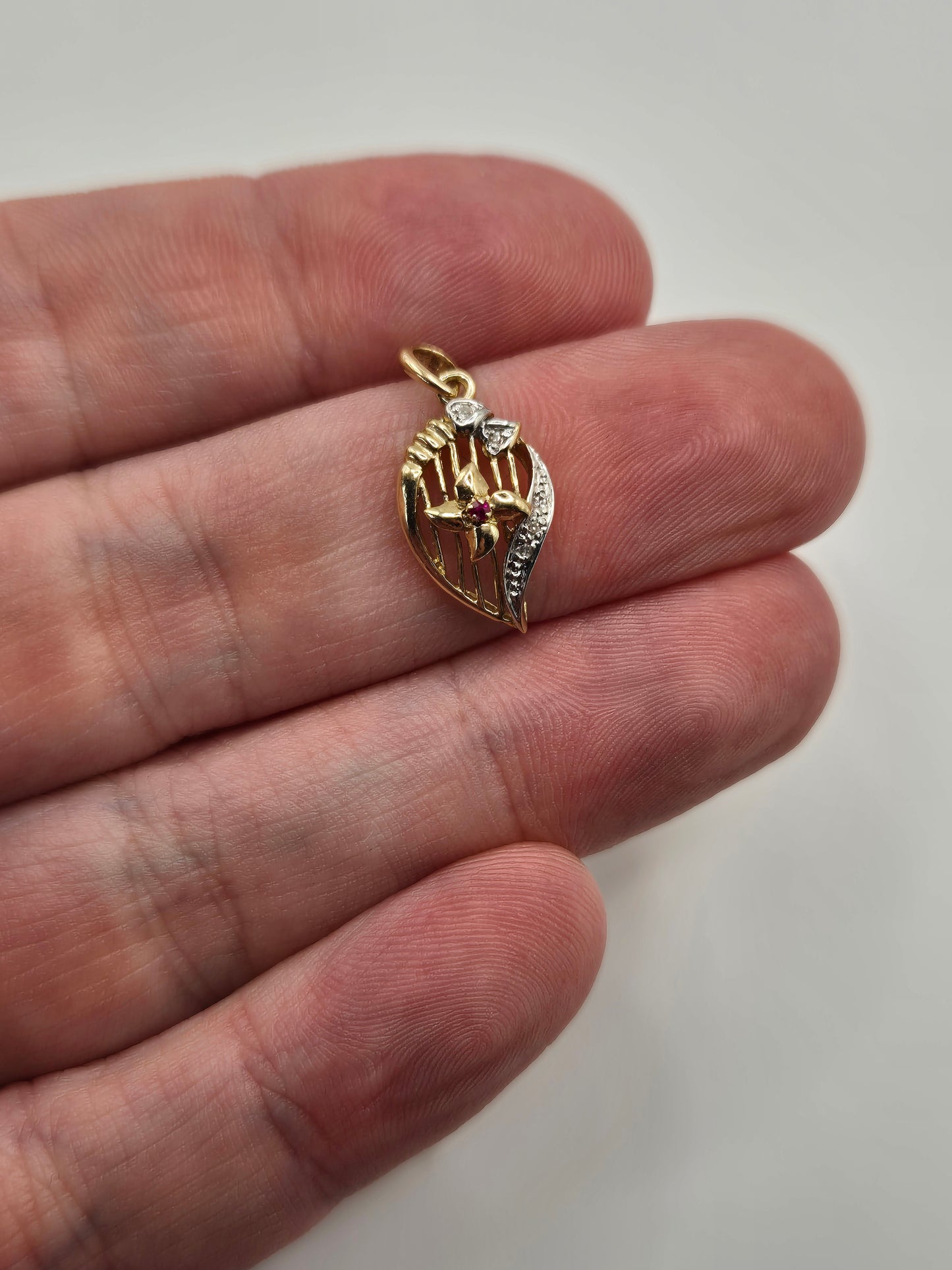 9ct gold ruby diamond pendant