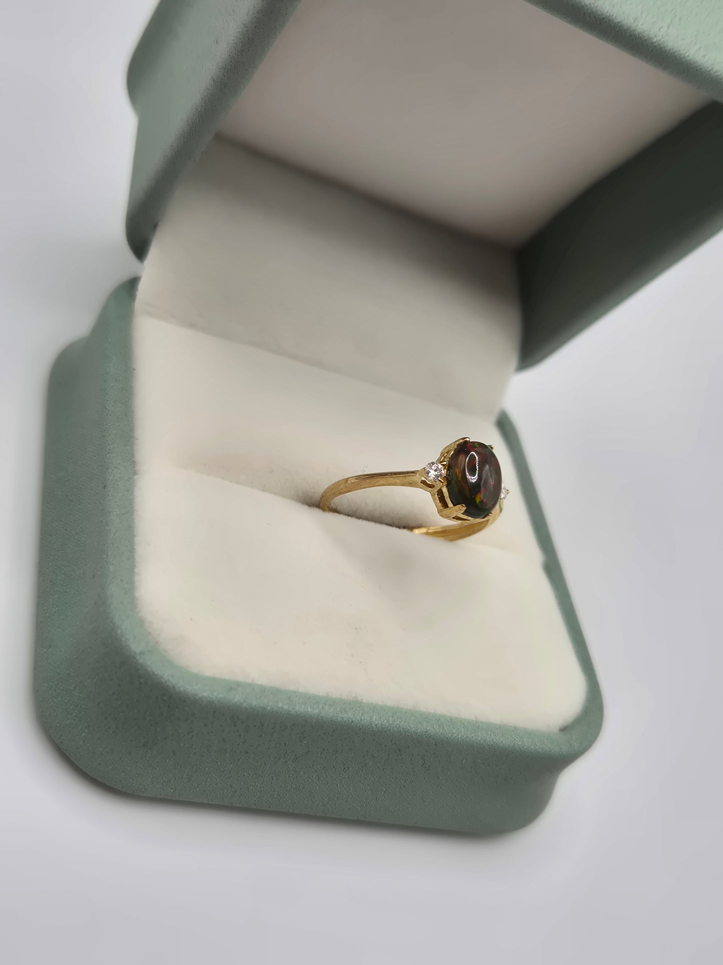 9ct gold opal and diamond ring