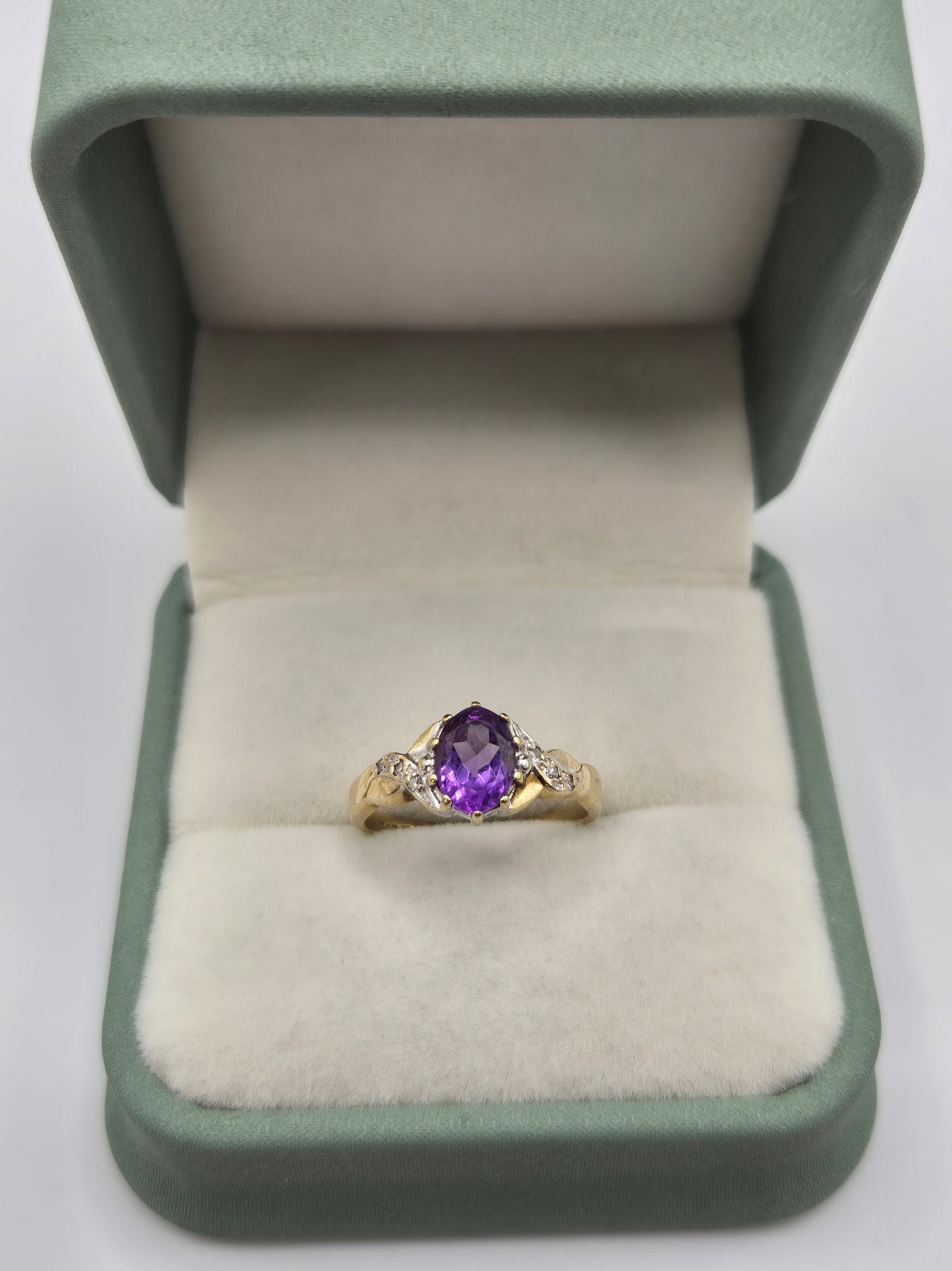 9ct gold amethyst and diamond ring
