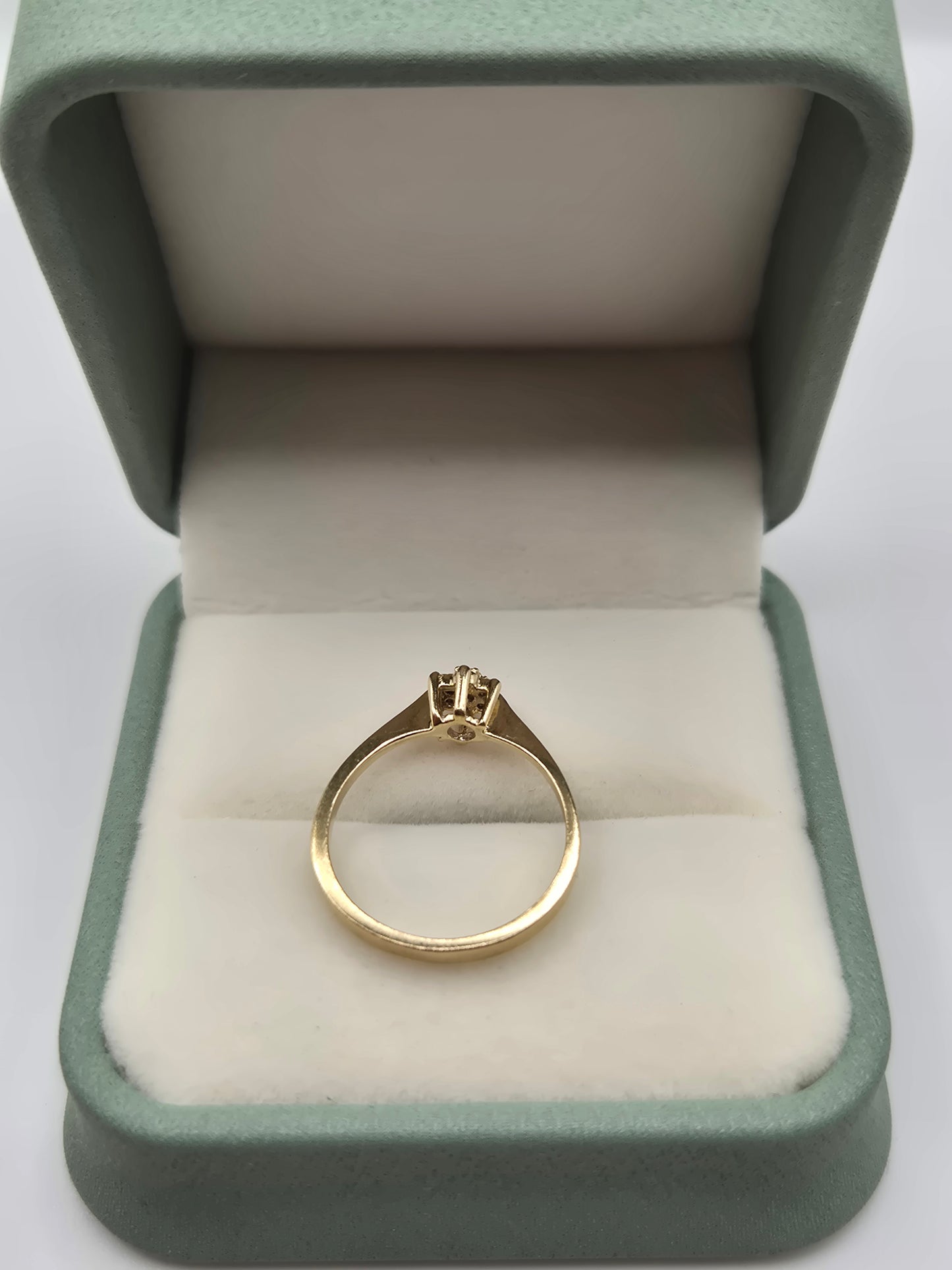 9ct gold diamond ring