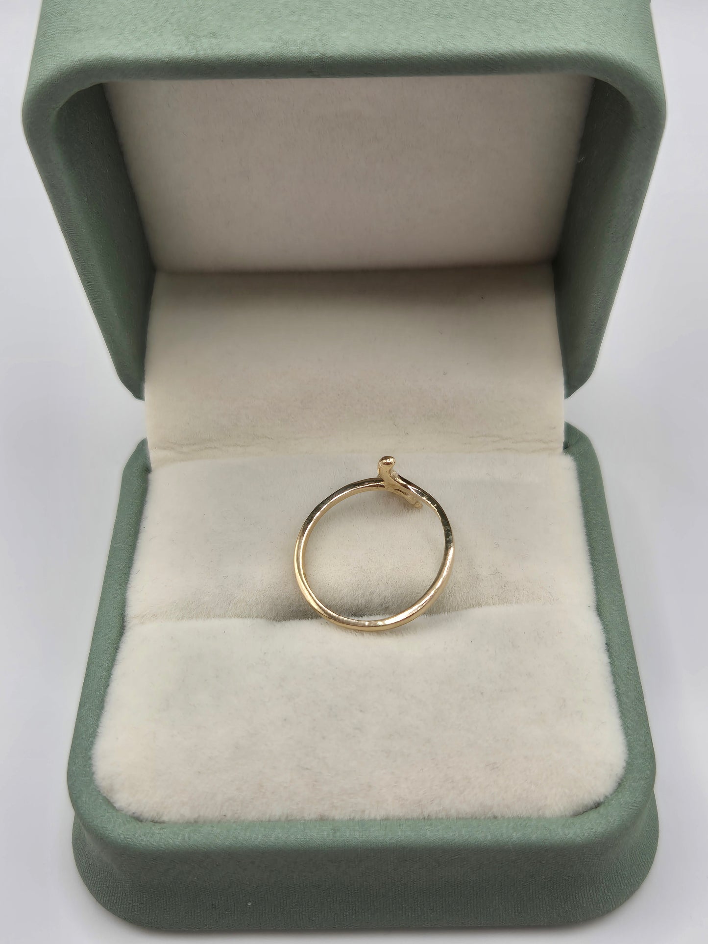 9ct gold cat ring