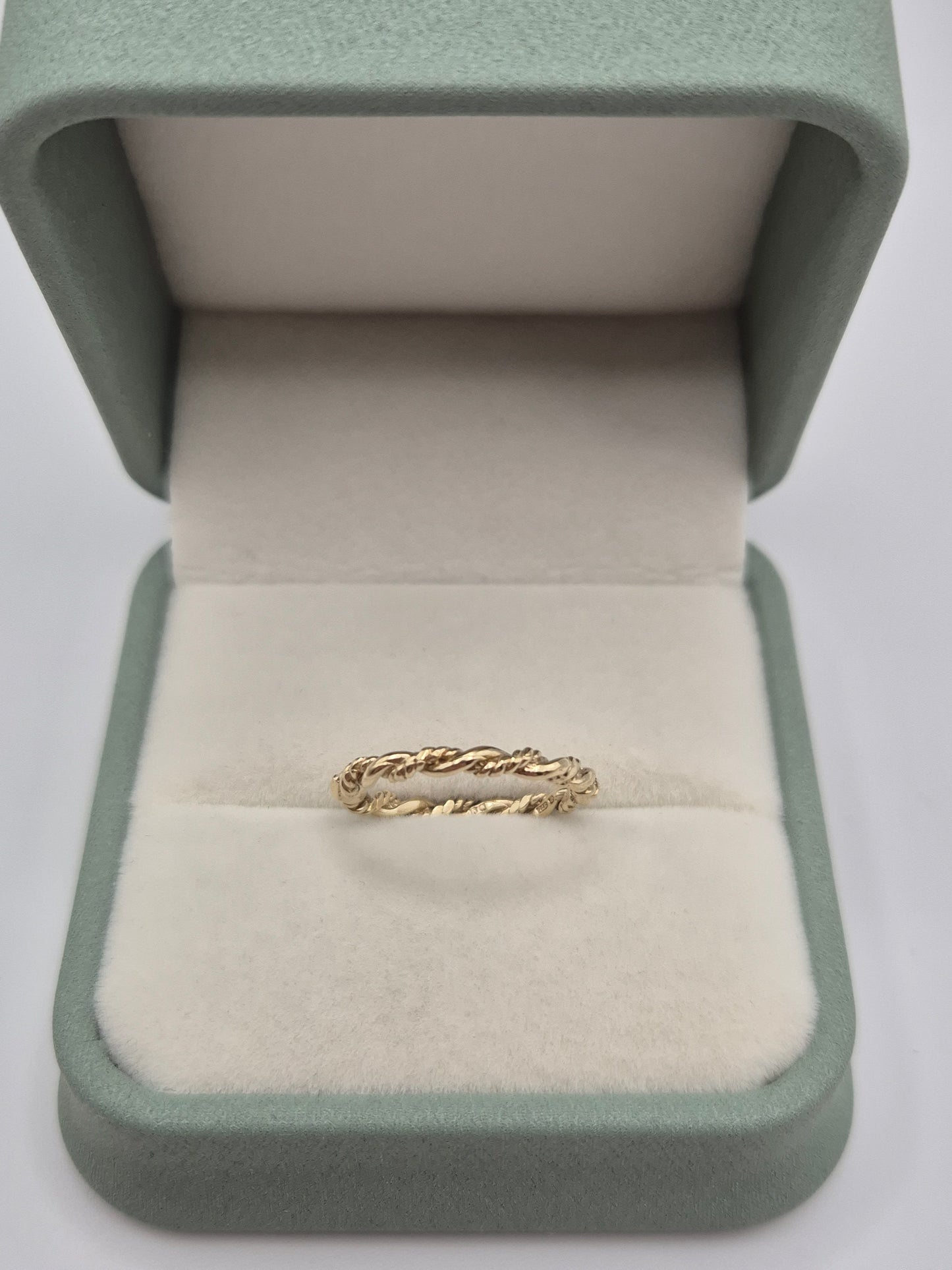 9ct gold twist ring