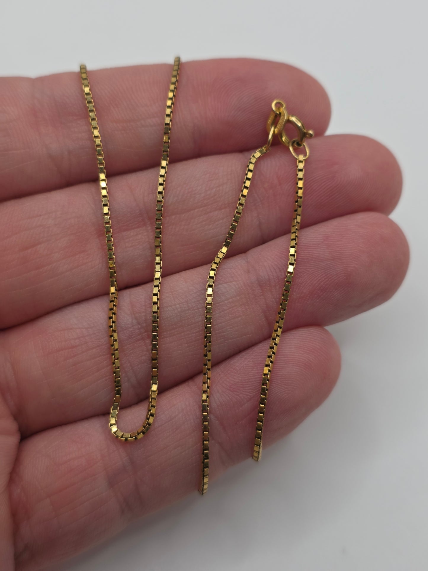 9ct gold box link chain (89)