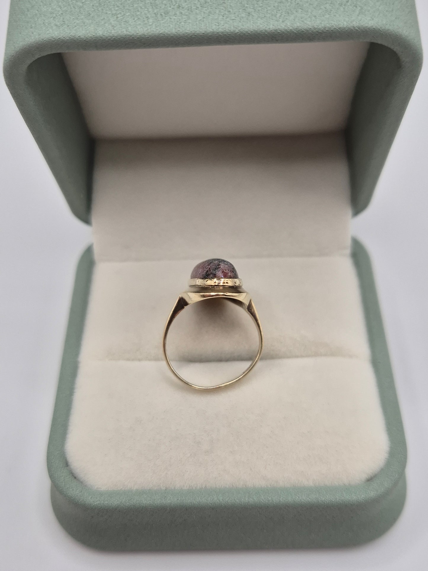9ct gold rhodonite ring