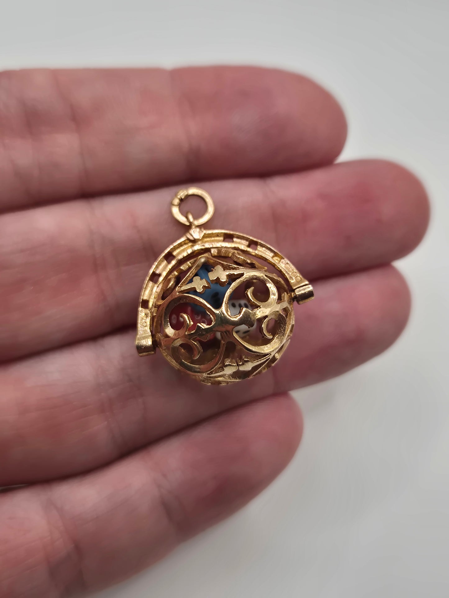 Heavy 9ct rose gold lucky dice spinning pendant
