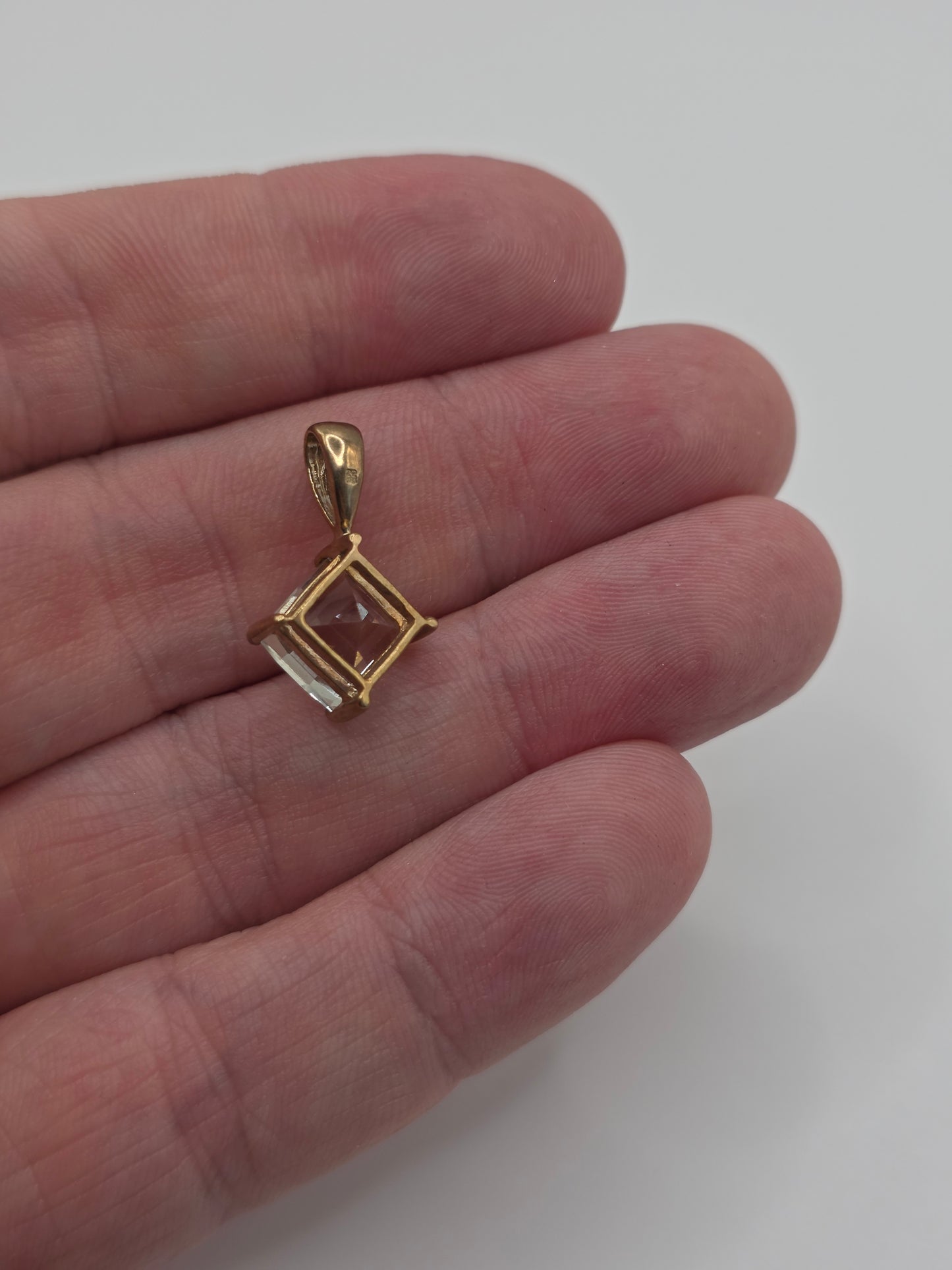 9ct gold prasiolite pendant